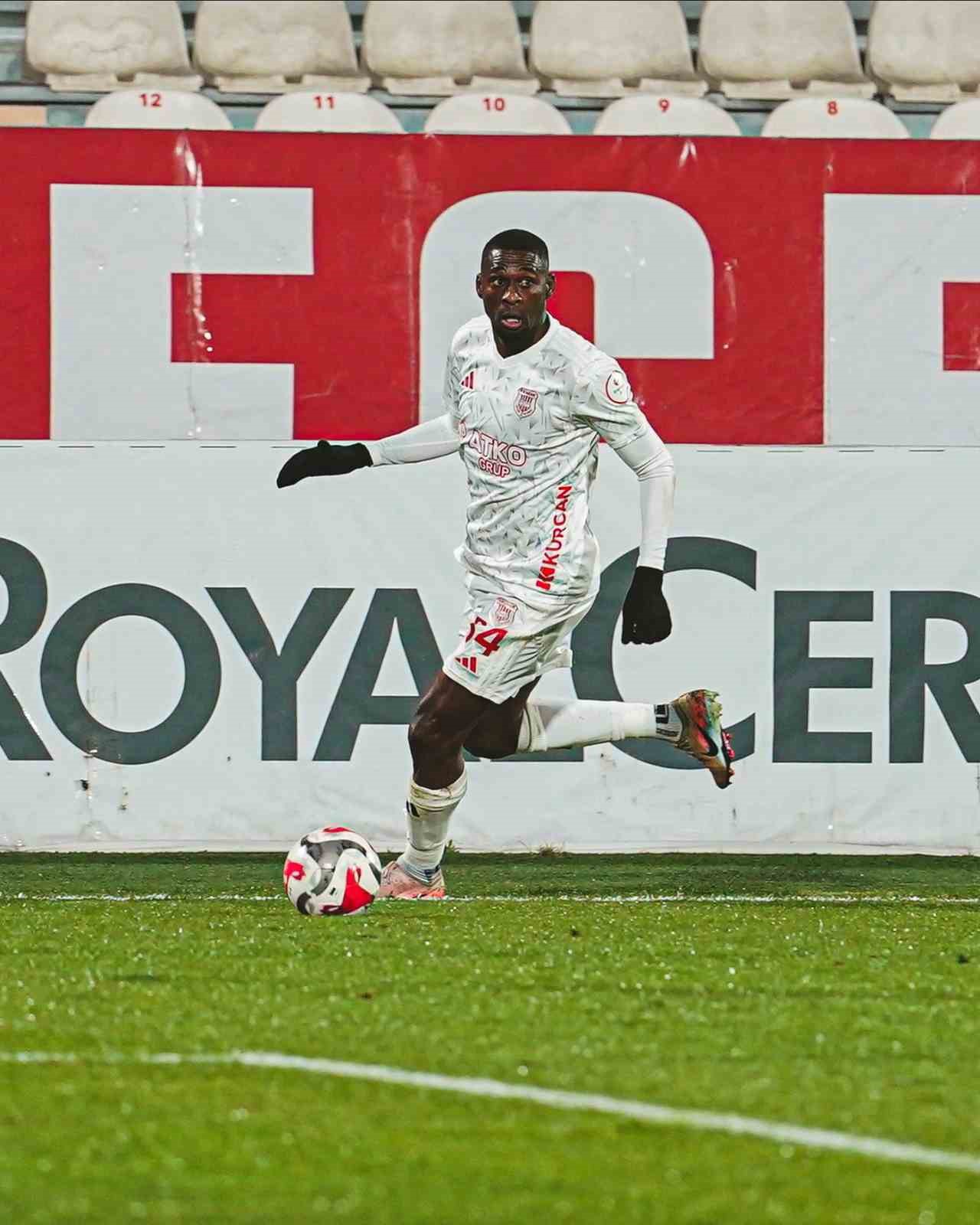 Trendyol 1. Lig: Ümraniyespor: 0 - Pendikspor: 0
