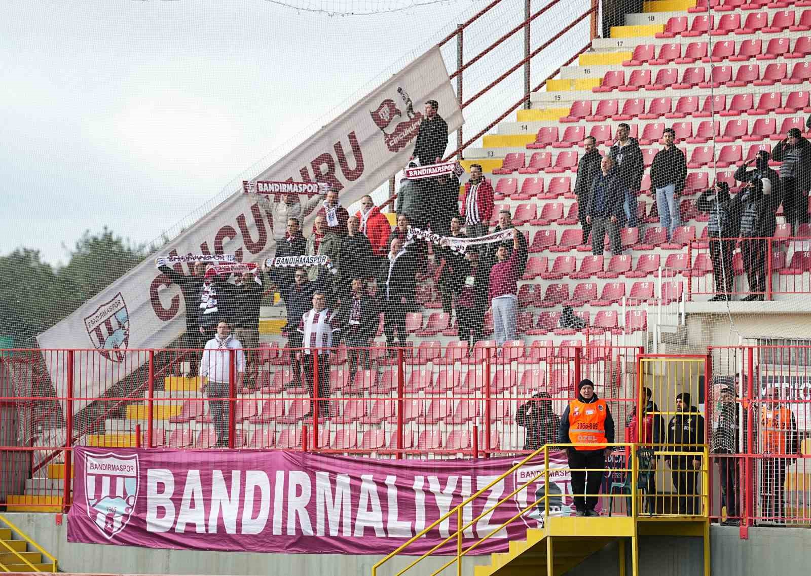 Trendyol 1. Lig: Ümraniyespor: 1 - Bandırmaspor: 2
