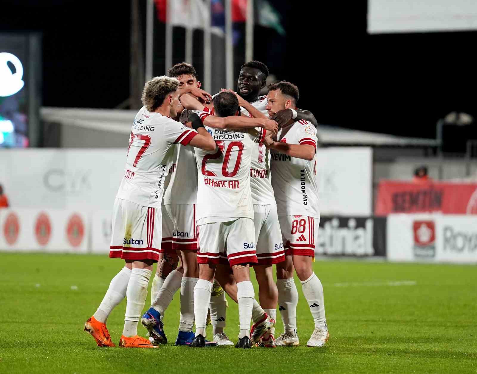 Trendyol 1. Lig: Ümraniyespor: 2 - Sakaryaspor: 0
