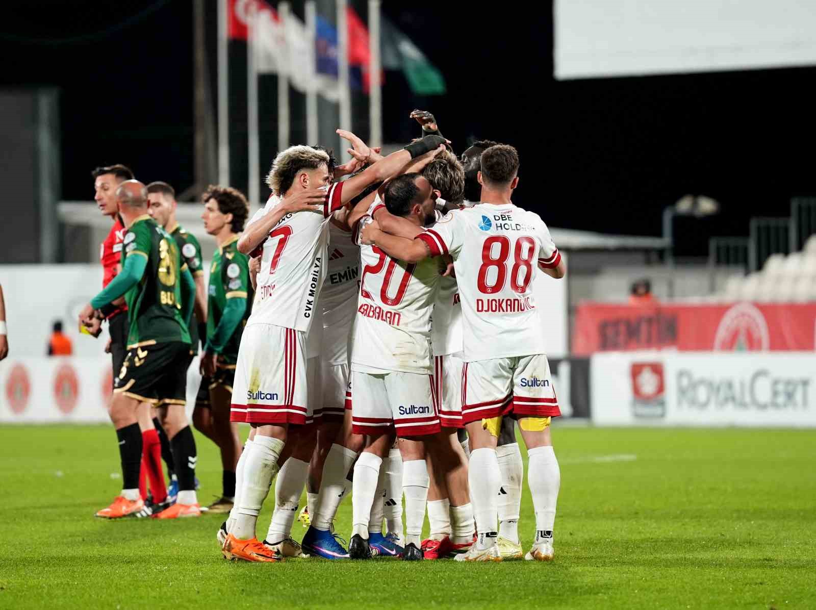 Trendyol 1. Lig: Ümraniyespor: 2 - Sakaryaspor: 0
