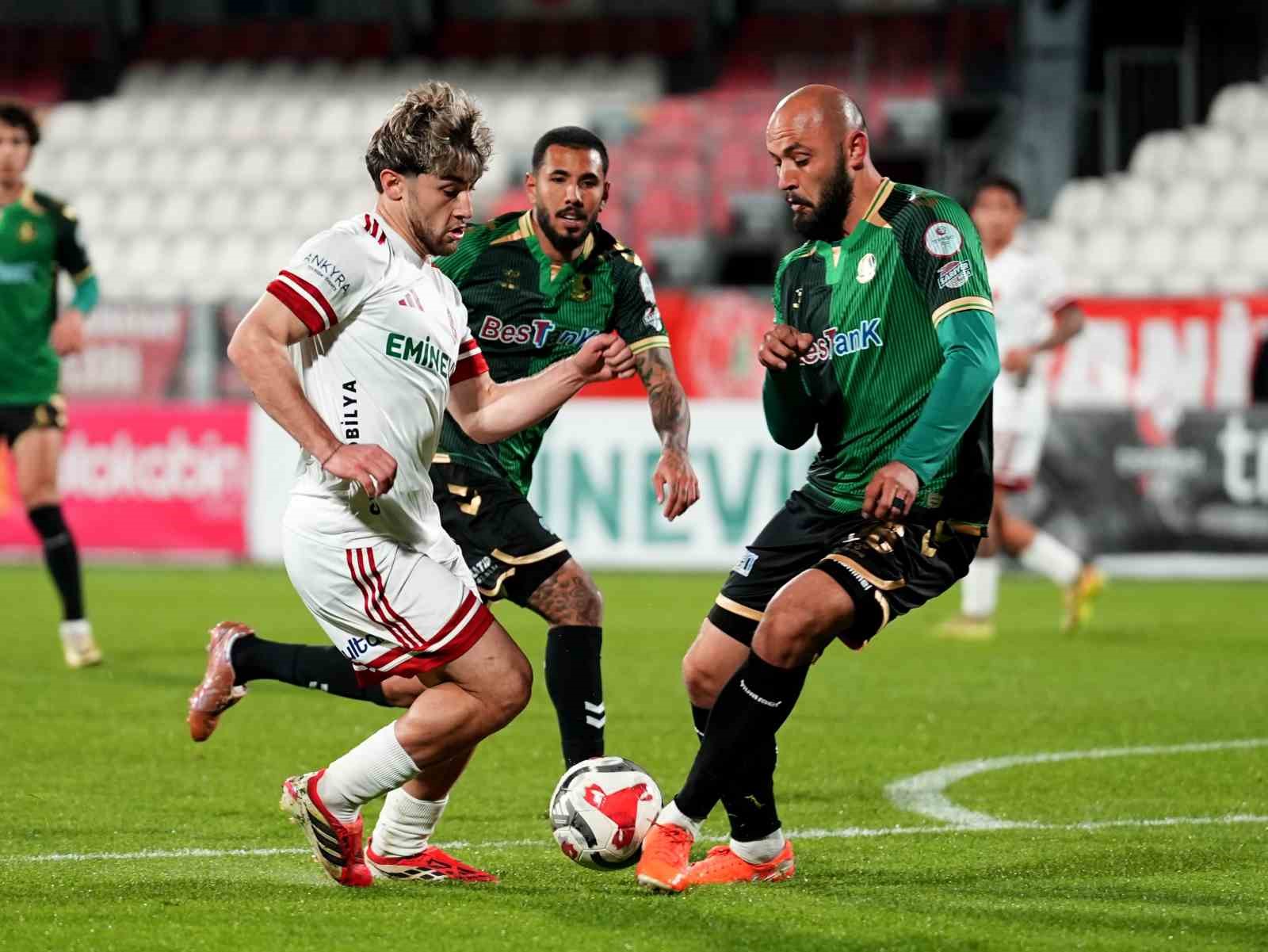 Trendyol 1. Lig: Ümraniyespor: 2 - Sakaryaspor: 0
