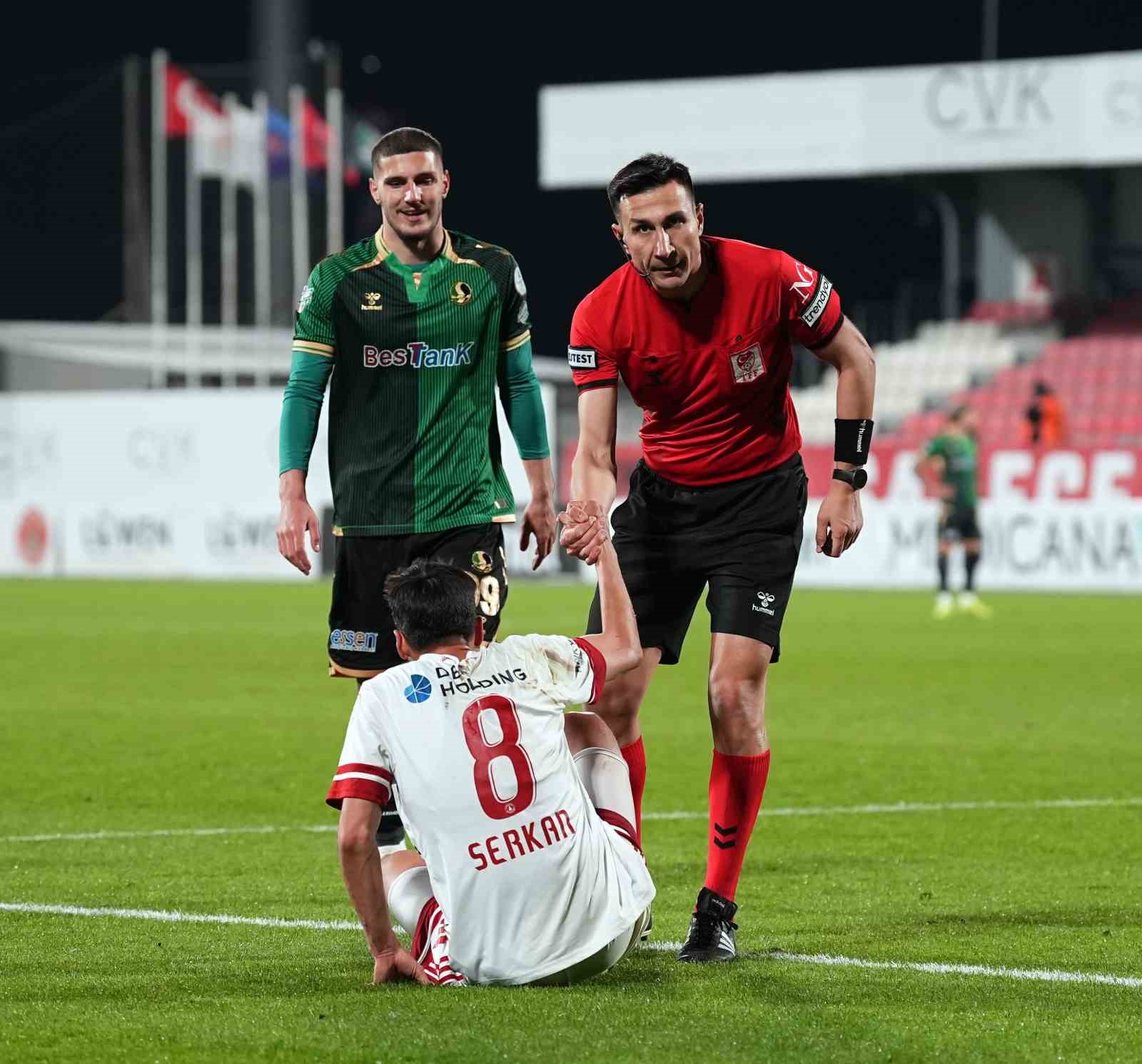 Trendyol 1. Lig: Ümraniyespor: 2 - Sakaryaspor: 0
