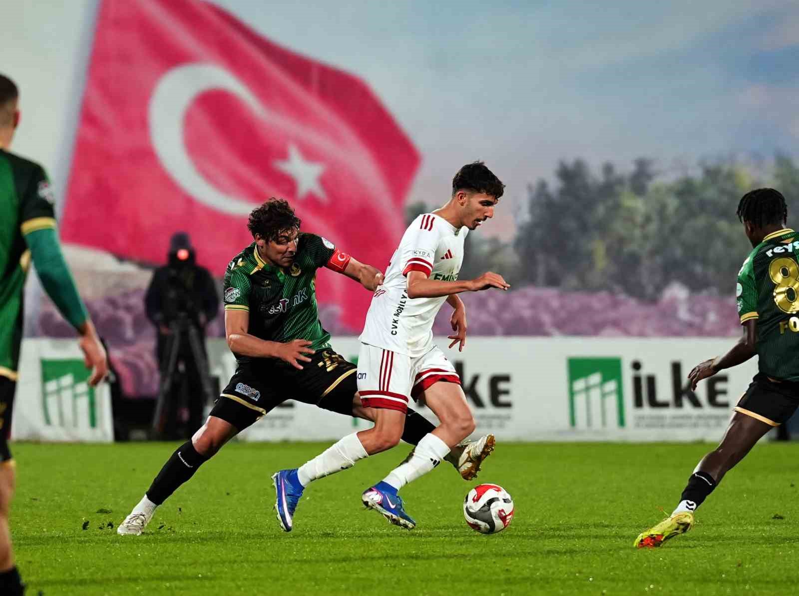 Trendyol 1. Lig: Ümraniyespor: 2 - Sakaryaspor: 0
