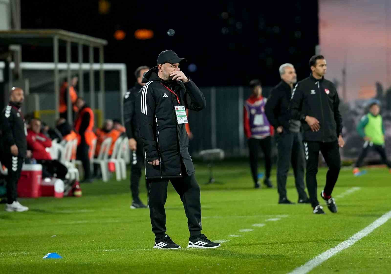 Trendyol 1. Lig: Ümraniyespor: 2 - Sakaryaspor: 0
