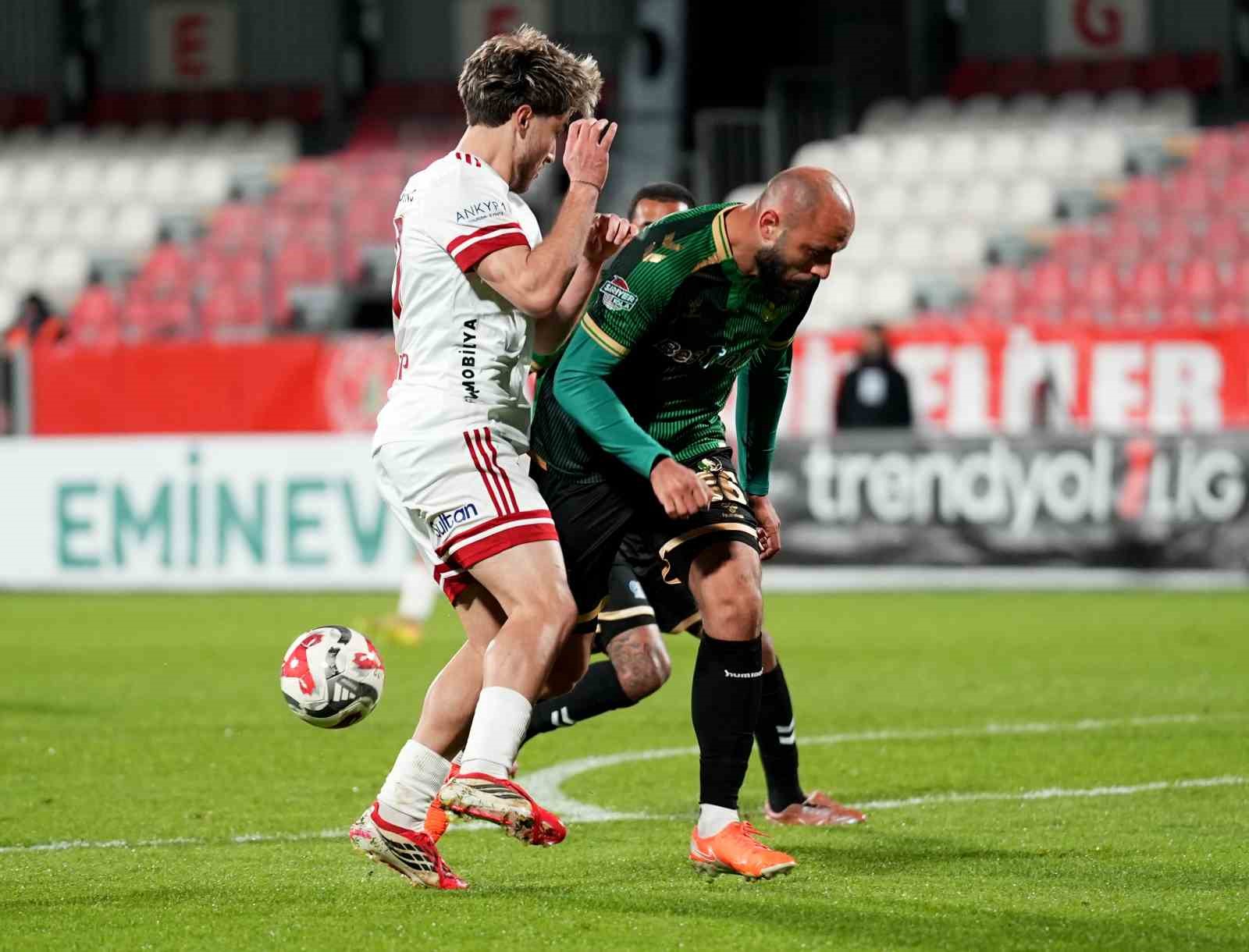 Trendyol 1. Lig: Ümraniyespor: 2 - Sakaryaspor: 0
