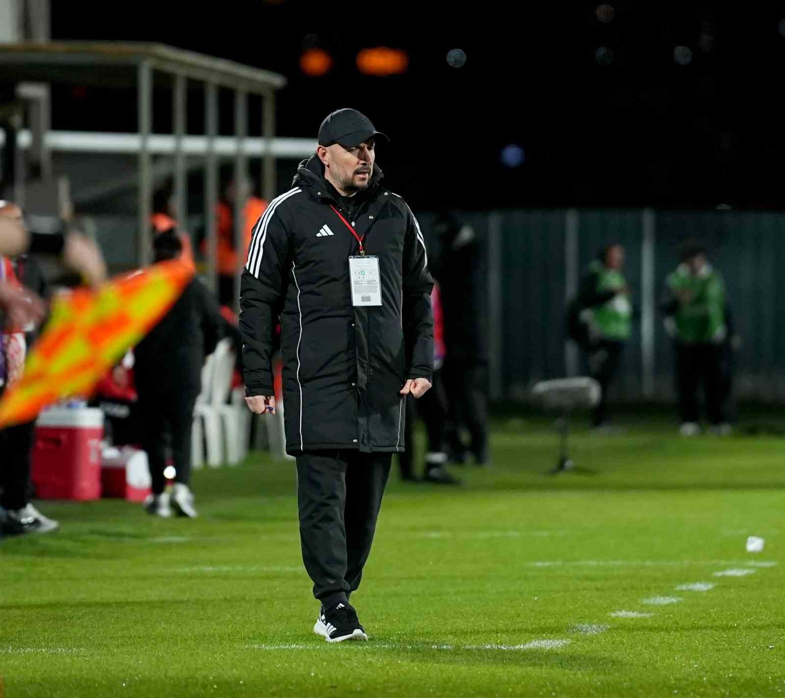 Trendyol 1. Lig: Ümraniyespor: 2 - Sakaryaspor: 0
