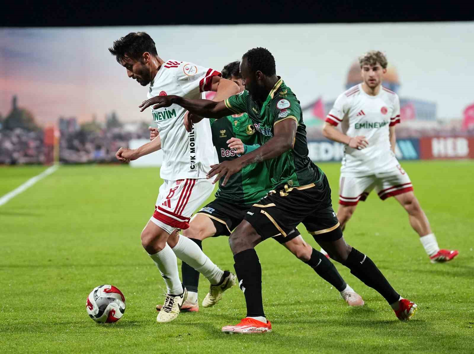 Trendyol 1. Lig: Ümraniyespor: 2 - Sakaryaspor: 0
