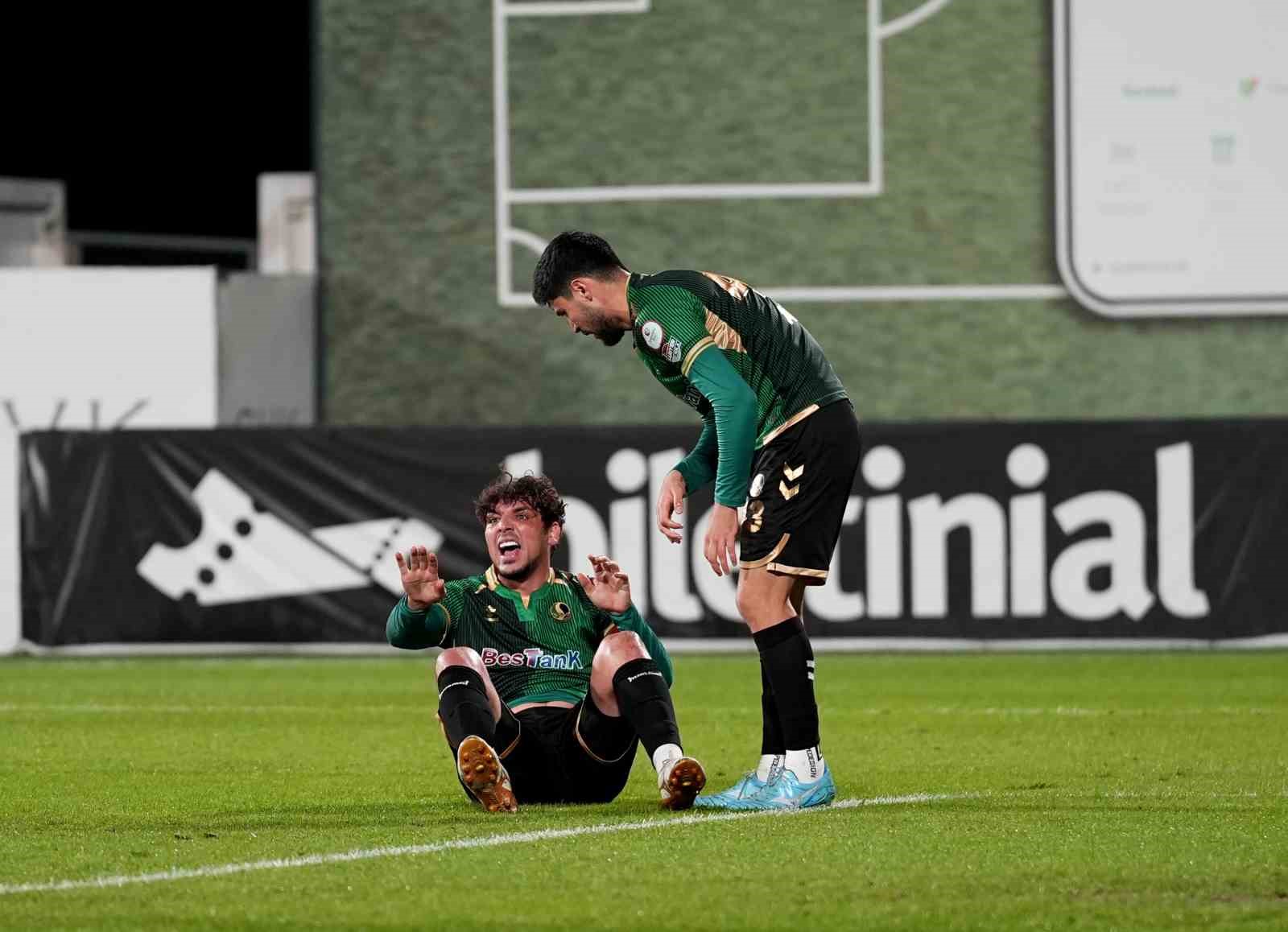 Trendyol 1. Lig: Ümraniyespor: 2 - Sakaryaspor: 0
