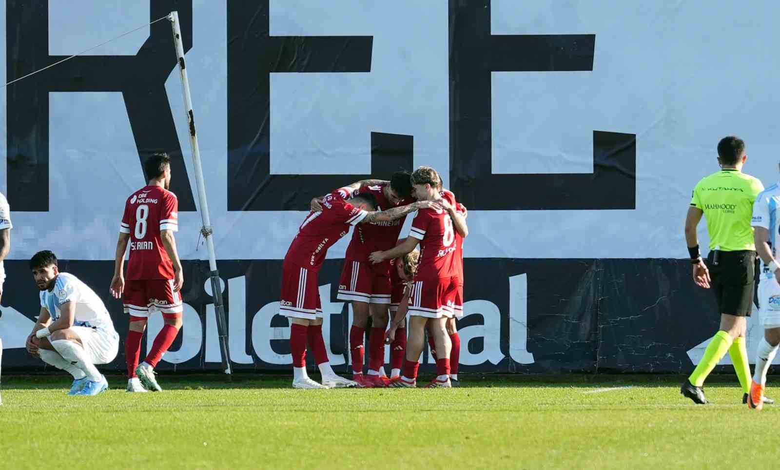 Trendyol 1. Lig: Ümraniyespor: 3 - Erzurumspor FK: 1
