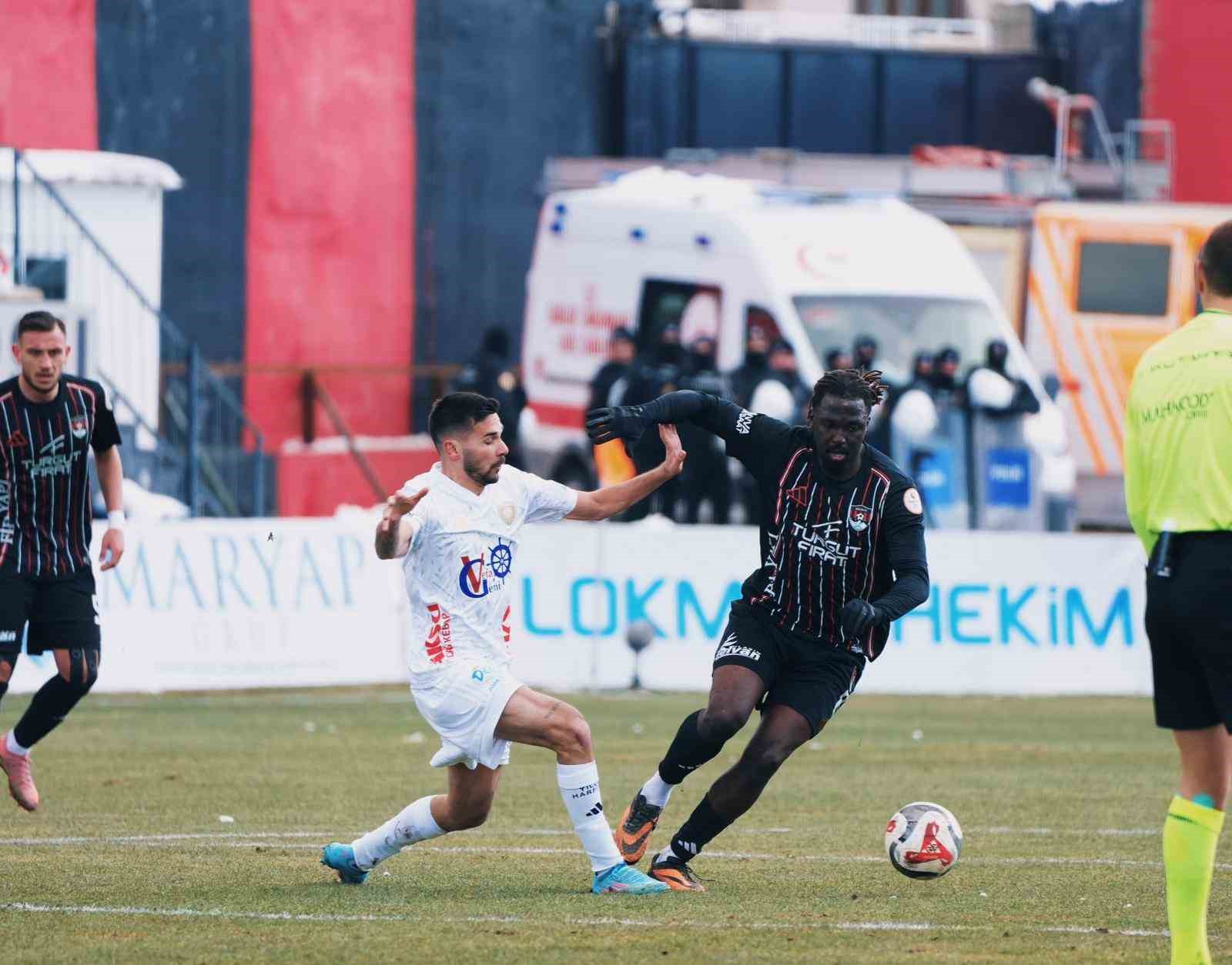 Trendyol 1. Lig: Vanspor FK: 0 - Erzurumspor FK: 3
Trendyol 1. Lig: Vanspor FK: 0 - Erzurumspor FK: 3