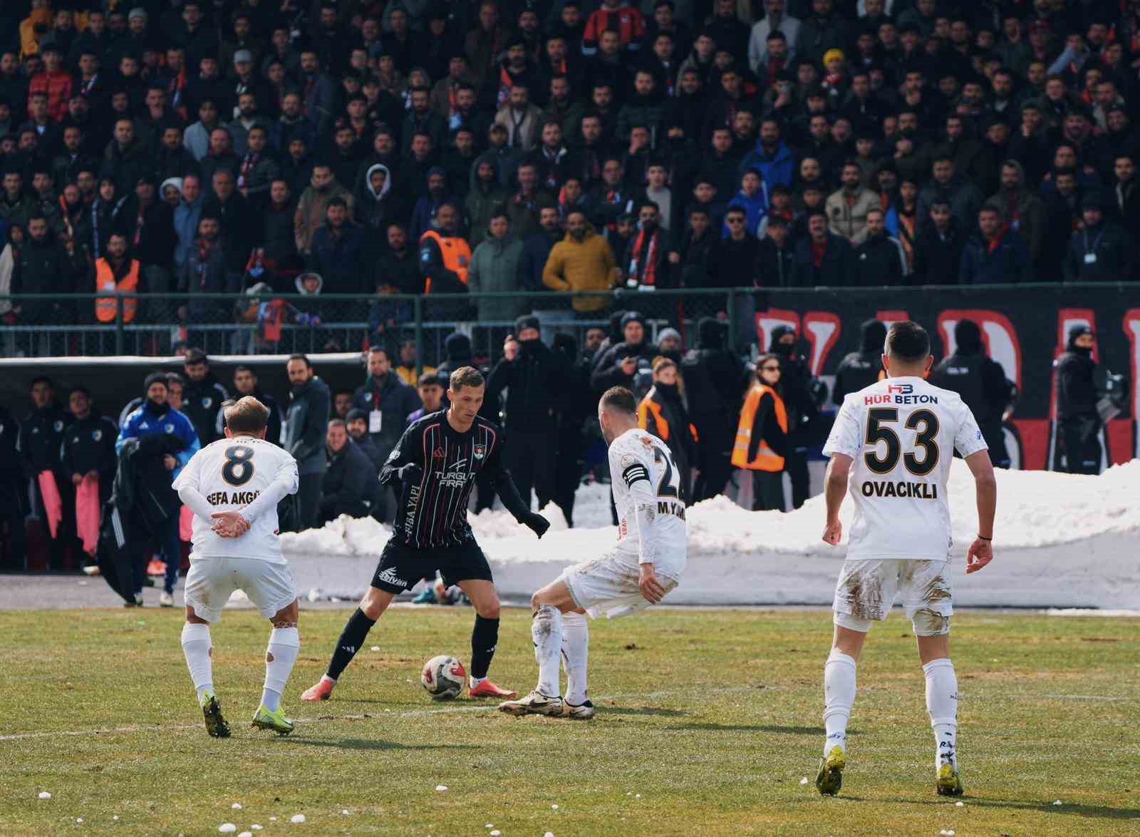Trendyol 1. Lig: Vanspor FK: 0 - Erzurumspor FK: 3
Trendyol 1. Lig: Vanspor FK: 0 - Erzurumspor FK: 3