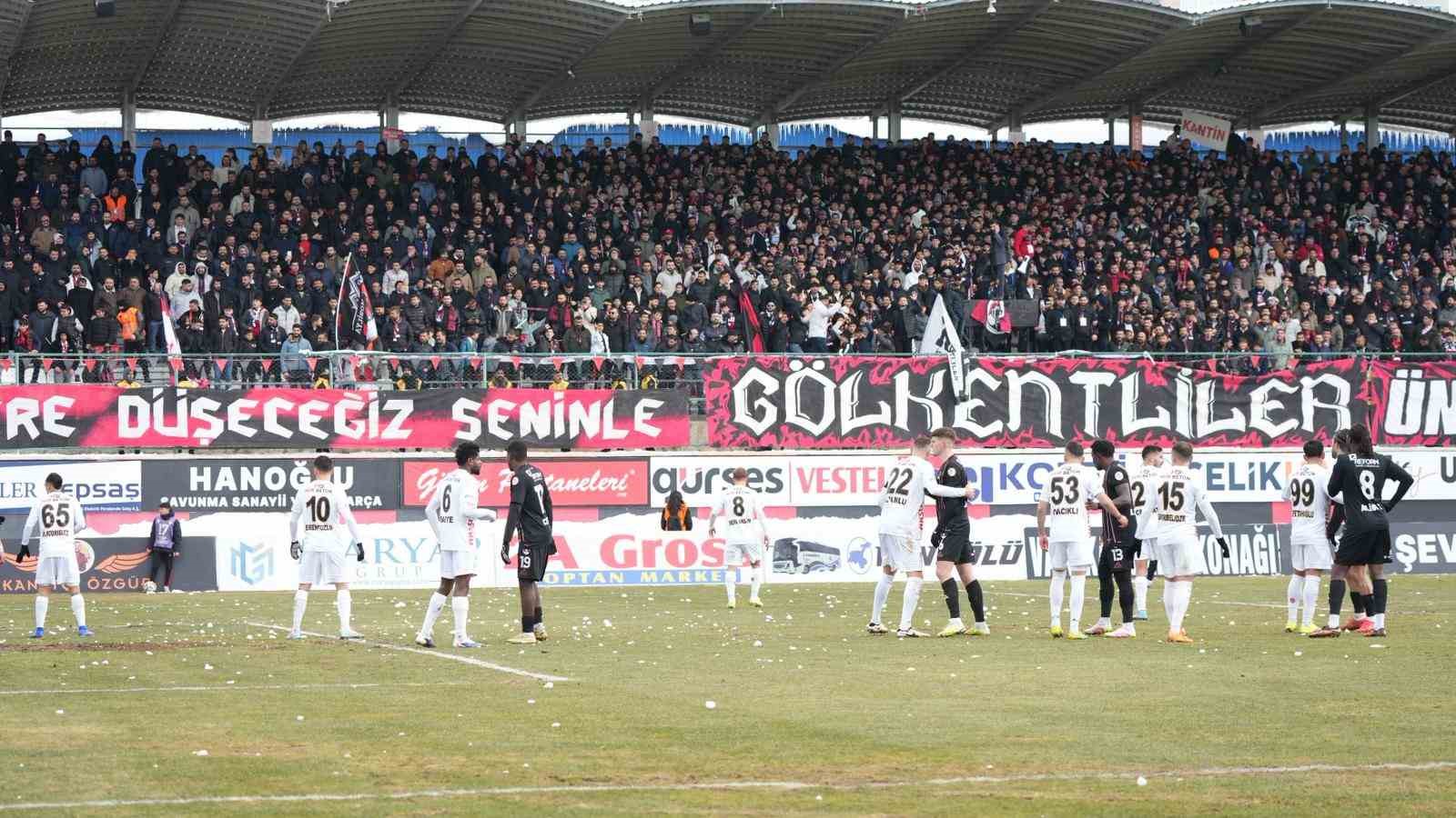 Trendyol 1. Lig: Vanspor FK: 0 - Erzurumspor FK: 3
Trendyol 1. Lig: Vanspor FK: 0 - Erzurumspor FK: 3