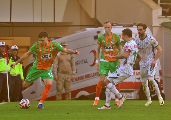 Trendyol Süper Lig: Alanyaspor: 2 - Konyaspor: 1 (Maç sonucu)
