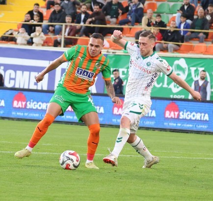 Trendyol Süper Lig: Alanyaspor: 2 - Konyaspor: 1 (Maç sonucu)
