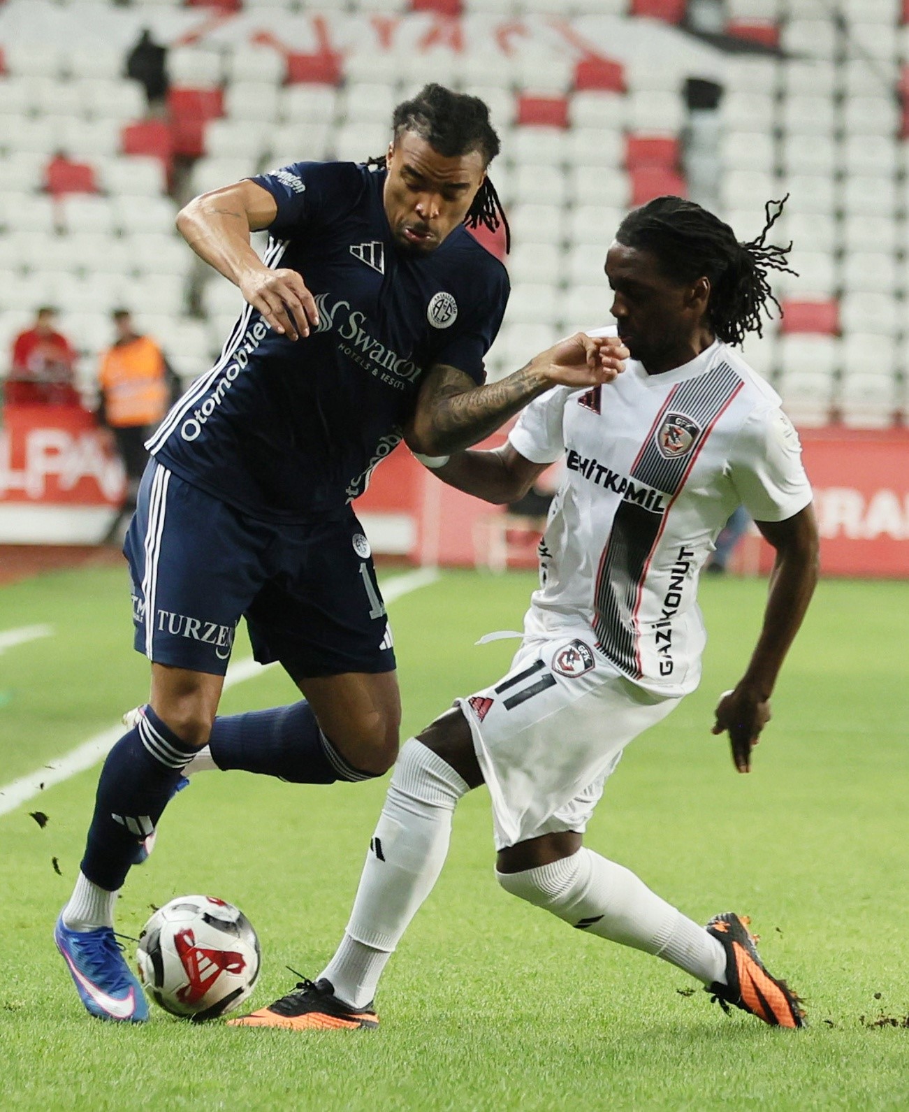 Trendyol Süper Lig: Antalyaspor: 0 - Gaziantep FK: 0 (İlk yarı)
