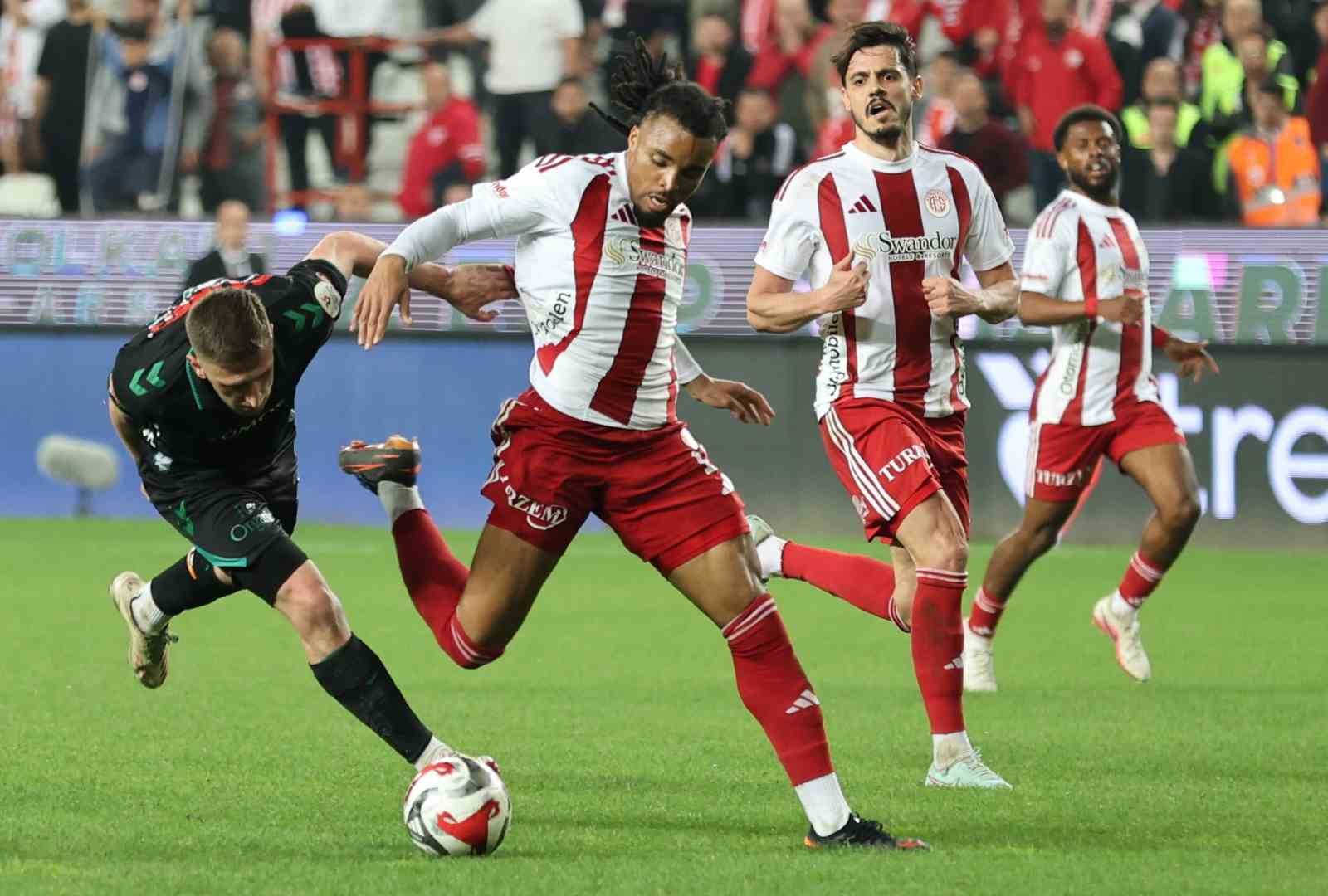 Trendyol Süper Lig: Antalyaspor: 0 - Konyaspor: 2 (Maç sonucu)
