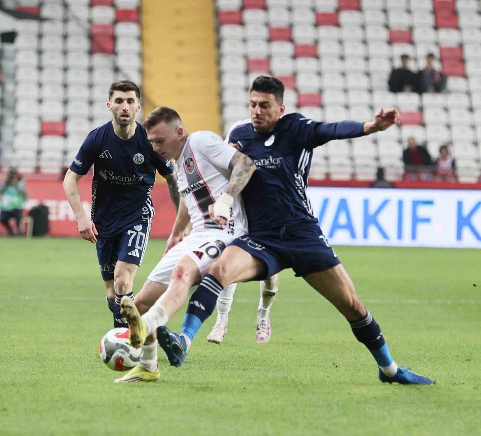 Trendyol Süper Lig: Antalyaspor: 1 - Gaziantep FK: 4 (Maç sonucu)
