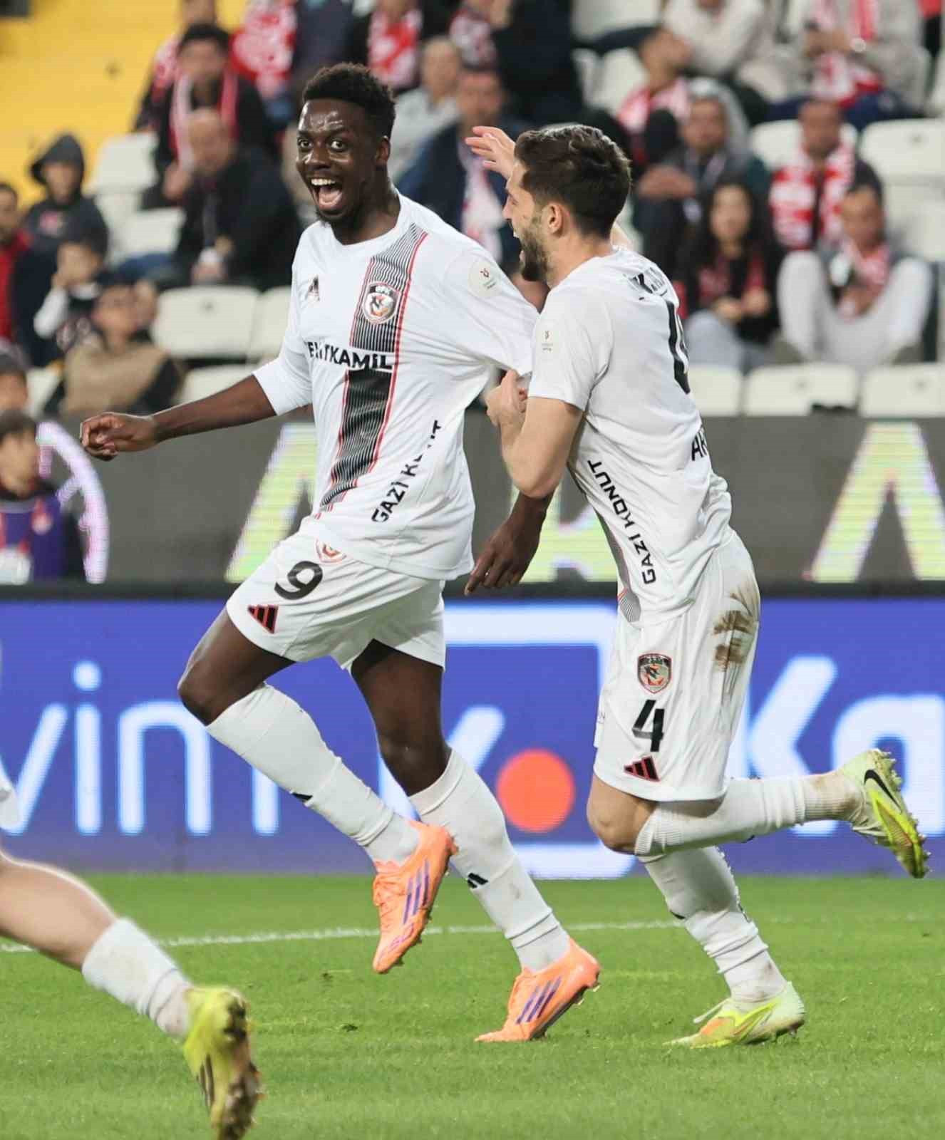 Trendyol Süper Lig: Antalyaspor: 1 - Gaziantep FK: 4 (Maç sonucu)
