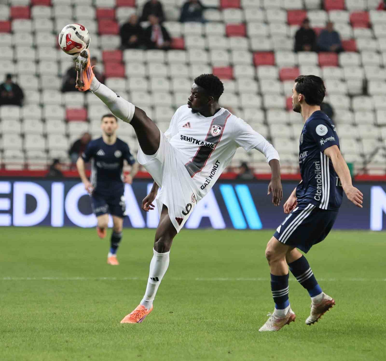 Trendyol Süper Lig: Antalyaspor: 1 - Gaziantep FK: 4 (Maç sonucu)
