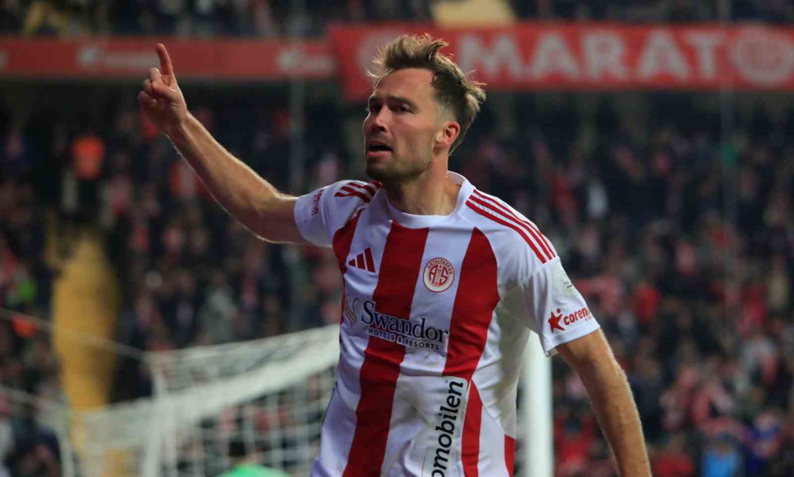 Trendyol Süper Lig: Antalyaspor: 2 - Fenerbahçe: 2 (Maç sonucu)
