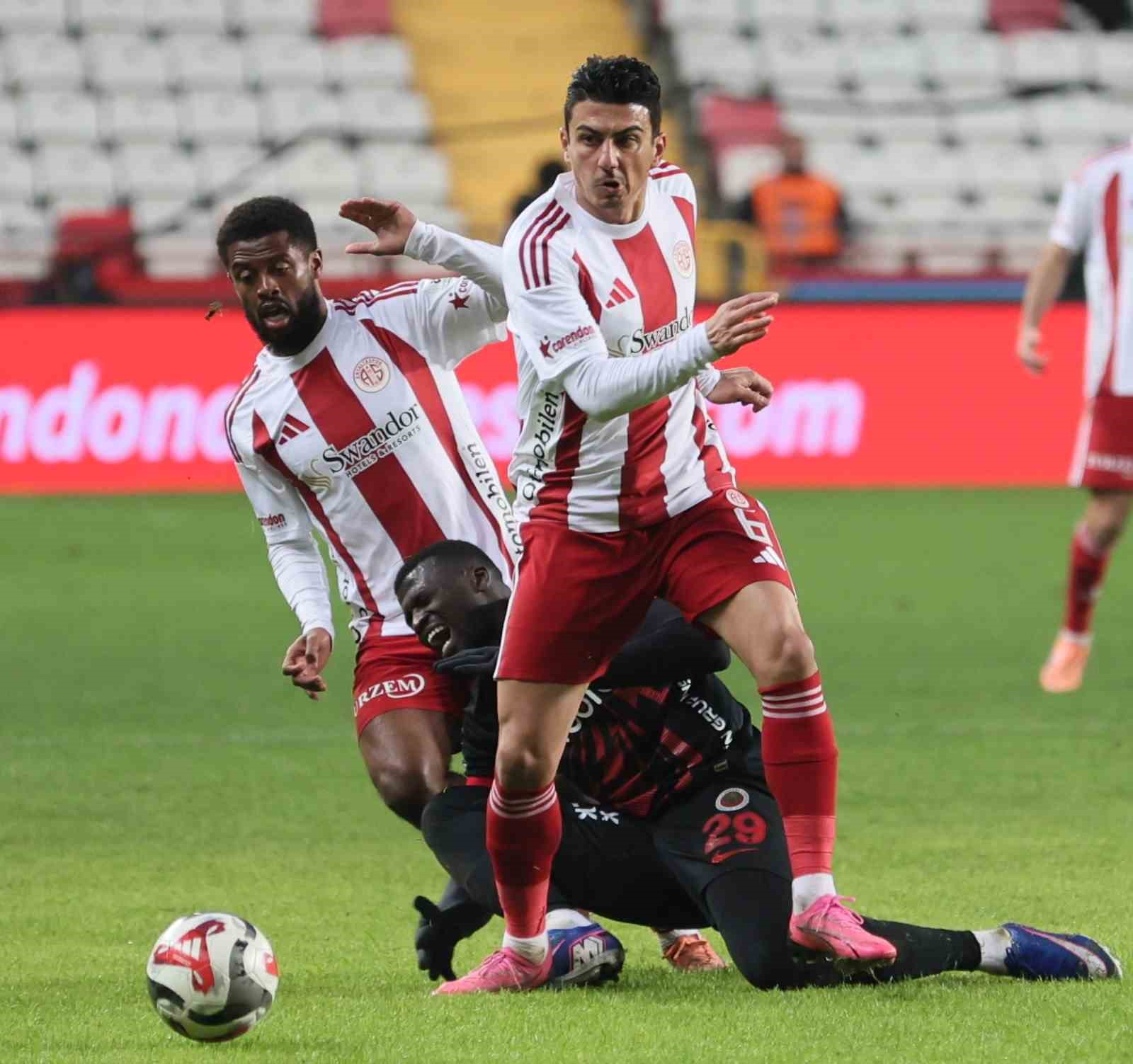 Trendyol Süper Lig: Antalyaspor: 2 - Gençlerbirliği: 1 (Maç sonucu)
