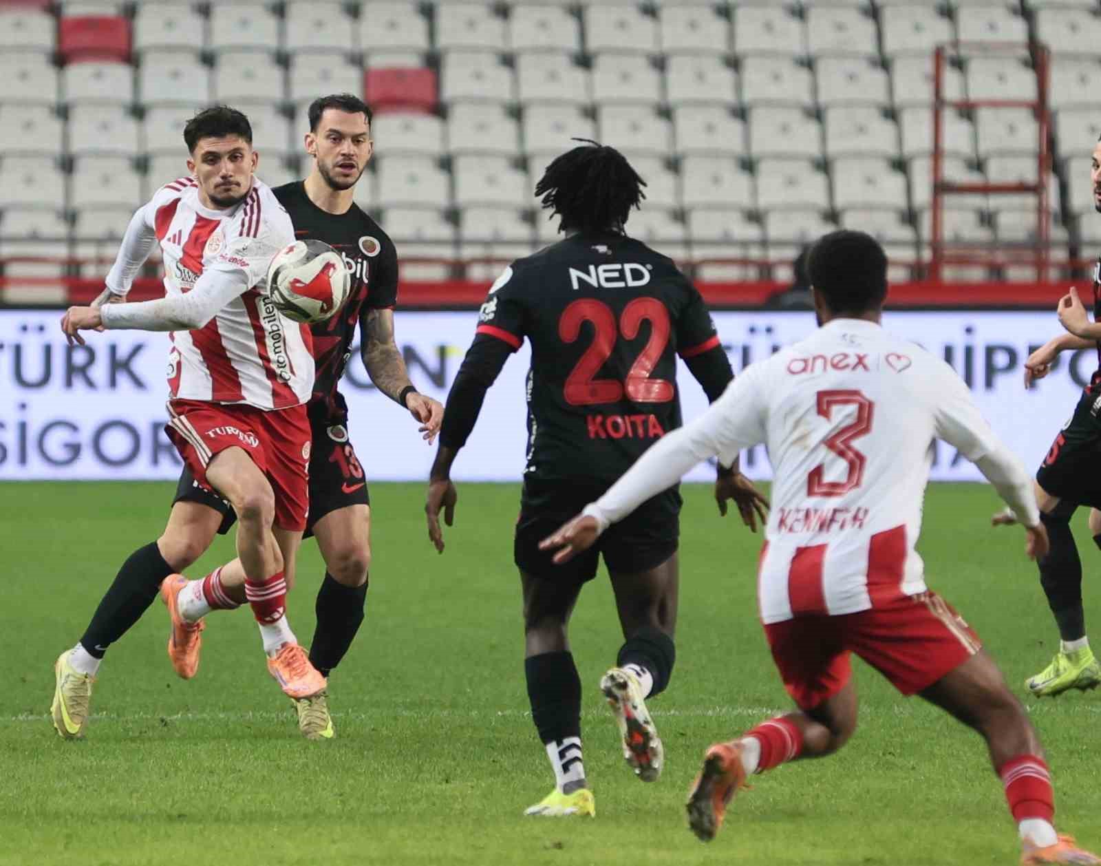 Trendyol Süper Lig: Antalyaspor: 2 - Gençlerbirliği: 1 (Maç sonucu)
