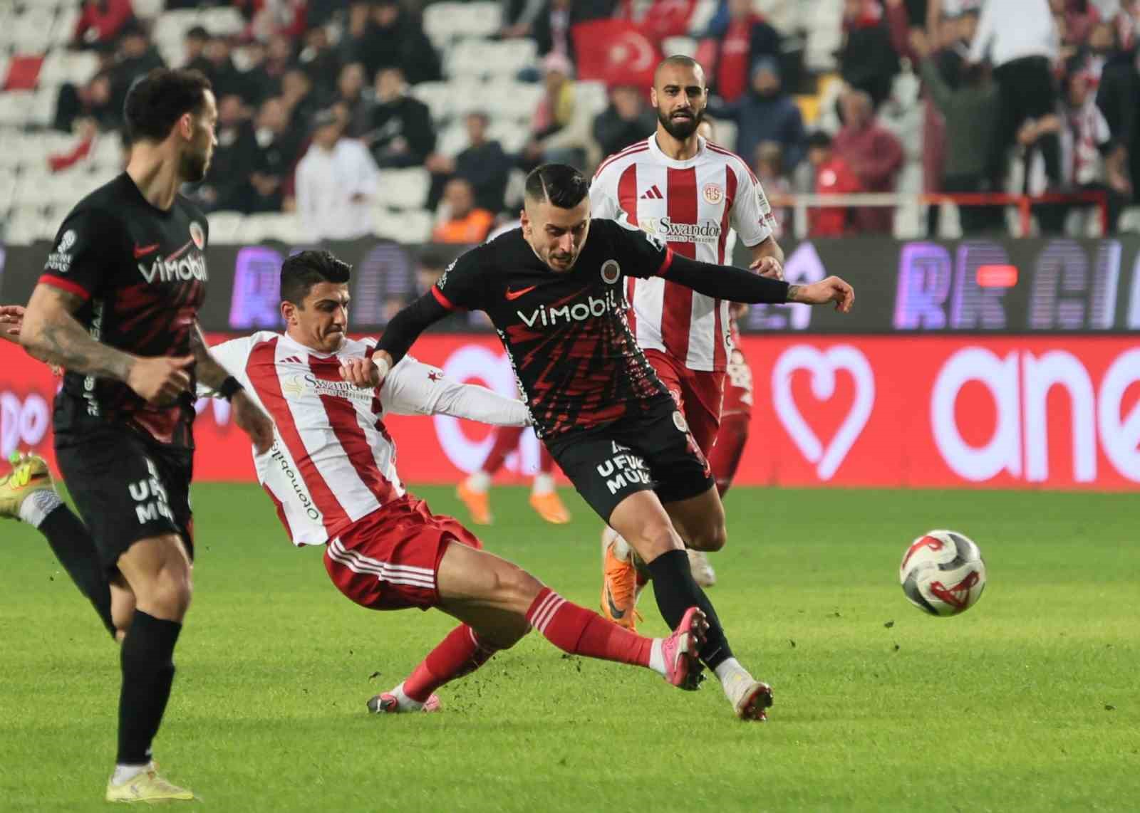 Trendyol Süper Lig: Antalyaspor: 2 - Gençlerbirliği: 1 (Maç sonucu)
