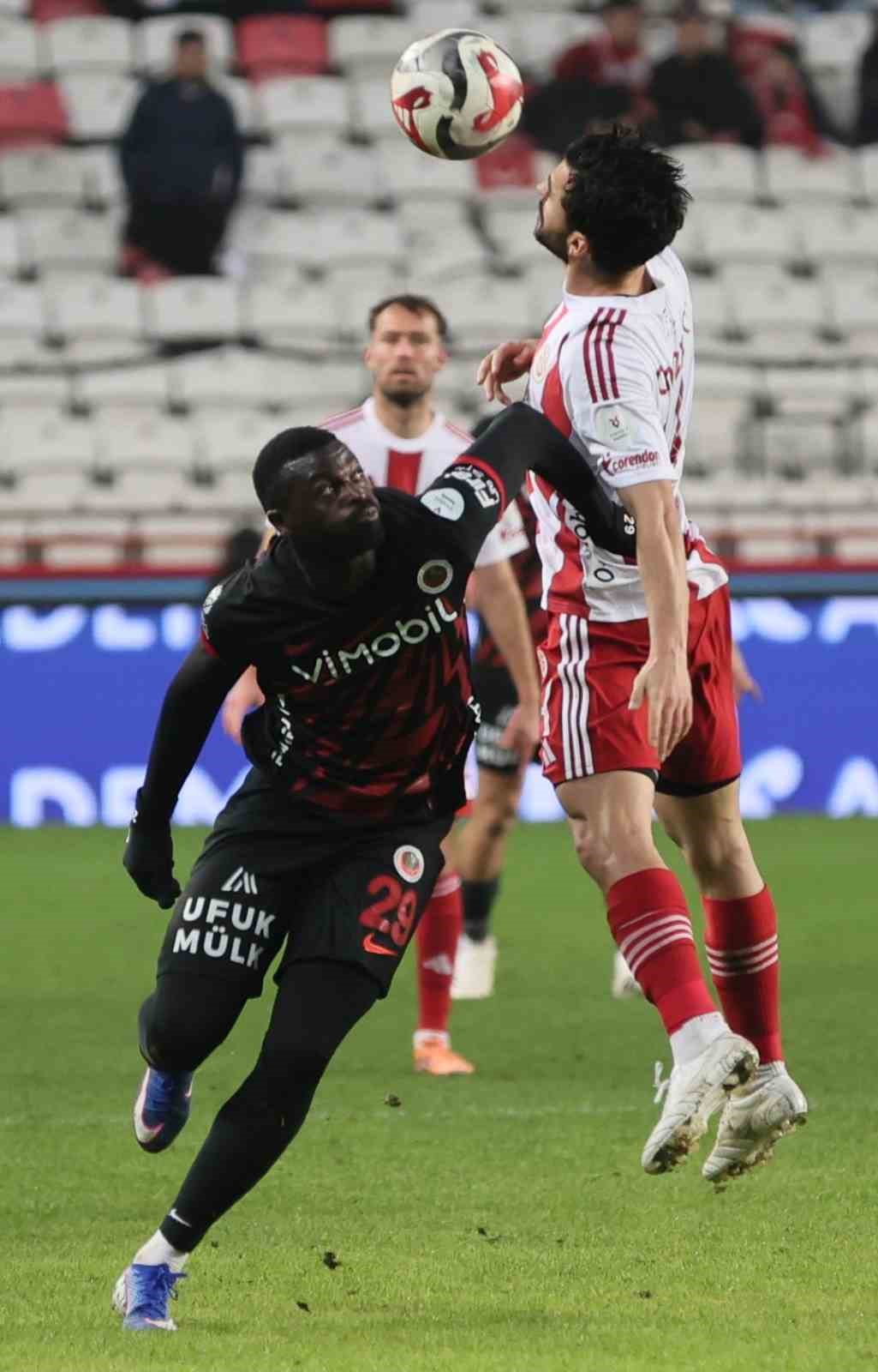 Trendyol Süper Lig: Antalyaspor: 2 - Gençlerbirliği: 1 (Maç sonucu)
