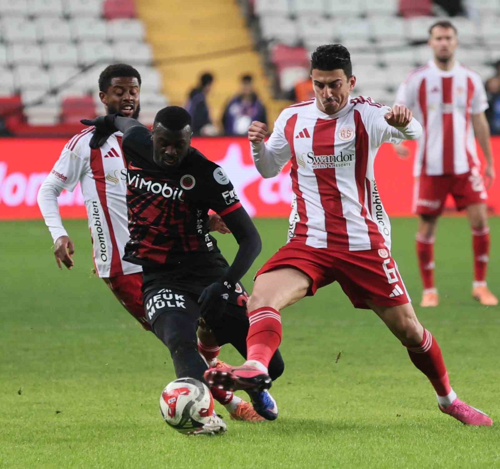 Trendyol Süper Lig: Antalyaspor: 2 - Gençlerbirliği: 1 (Maç sonucu)
