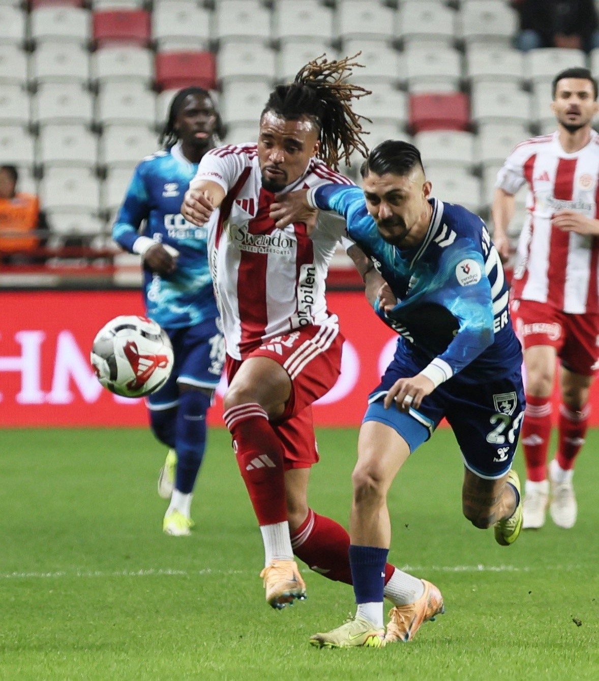 Trendyol Süper Lig: Antalyaspor: 2 - Samsunspor: 0 (İlk yarı)
