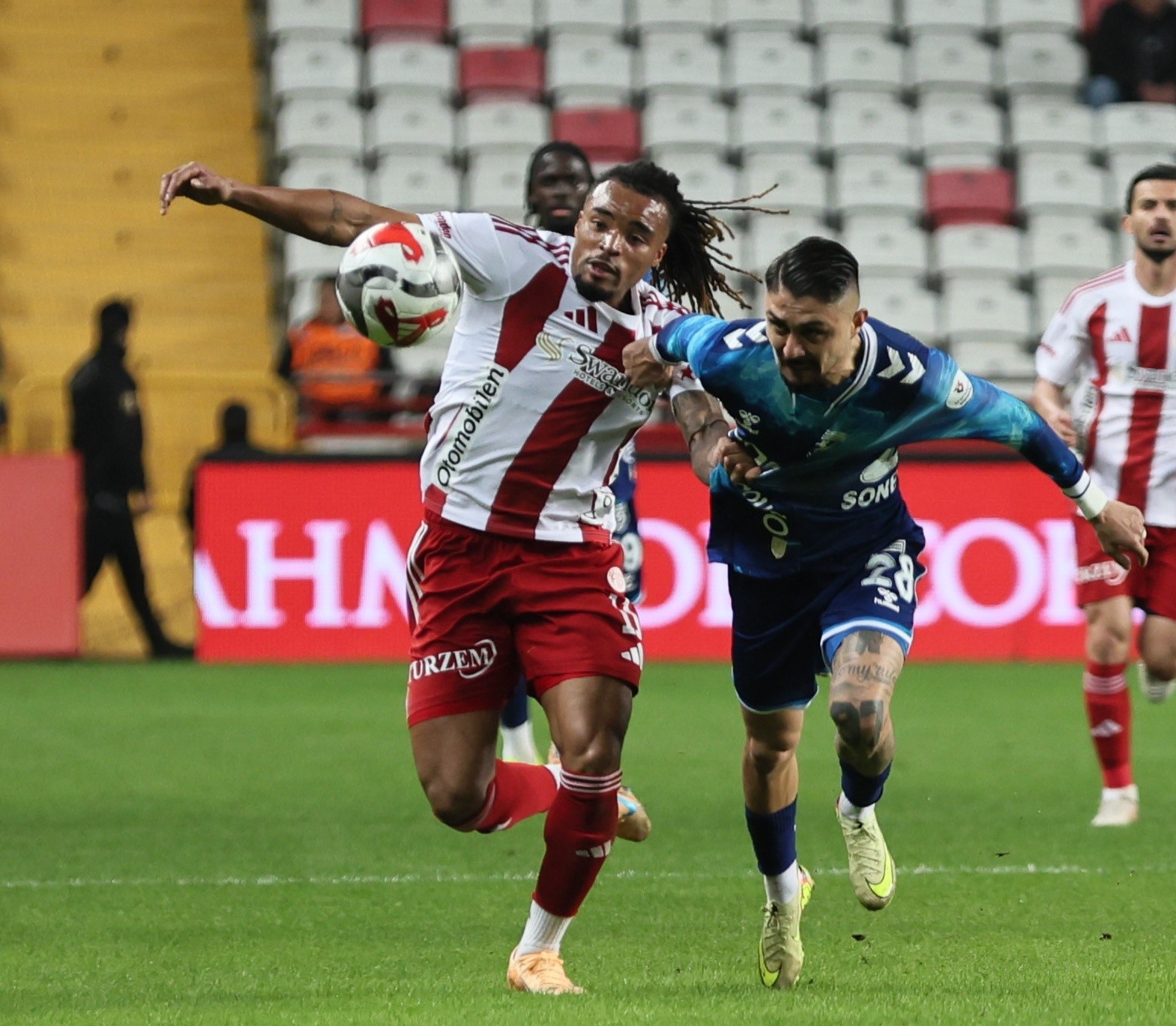 Trendyol Süper Lig: Antalyaspor: 2 - Samsunspor: 0 (İlk yarı)
