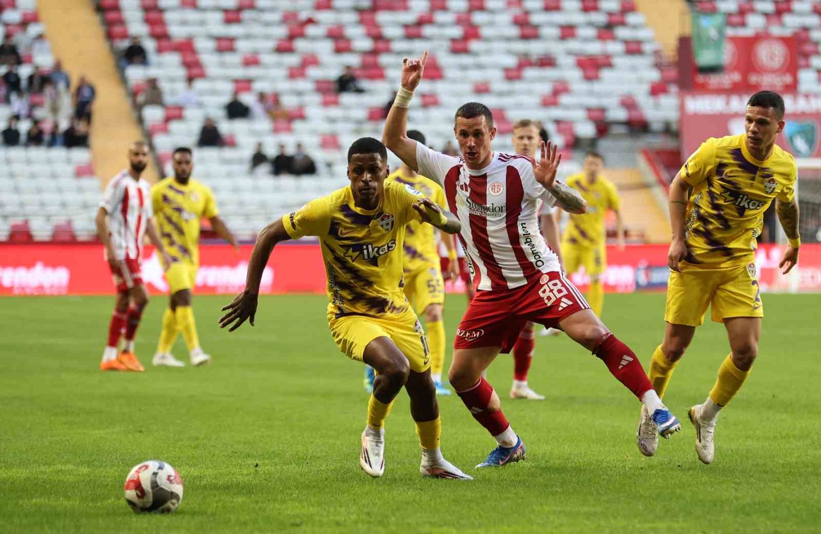 Trendyol Süper Lig: Antalyaspor: 3 - Eyüpspor: 0 (Maç sonucu)
