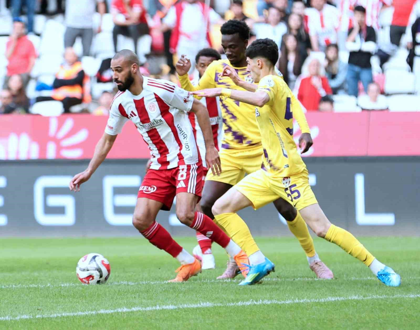 Trendyol Süper Lig: Antalyaspor: 3 - Eyüpspor: 0 (Maç sonucu)
