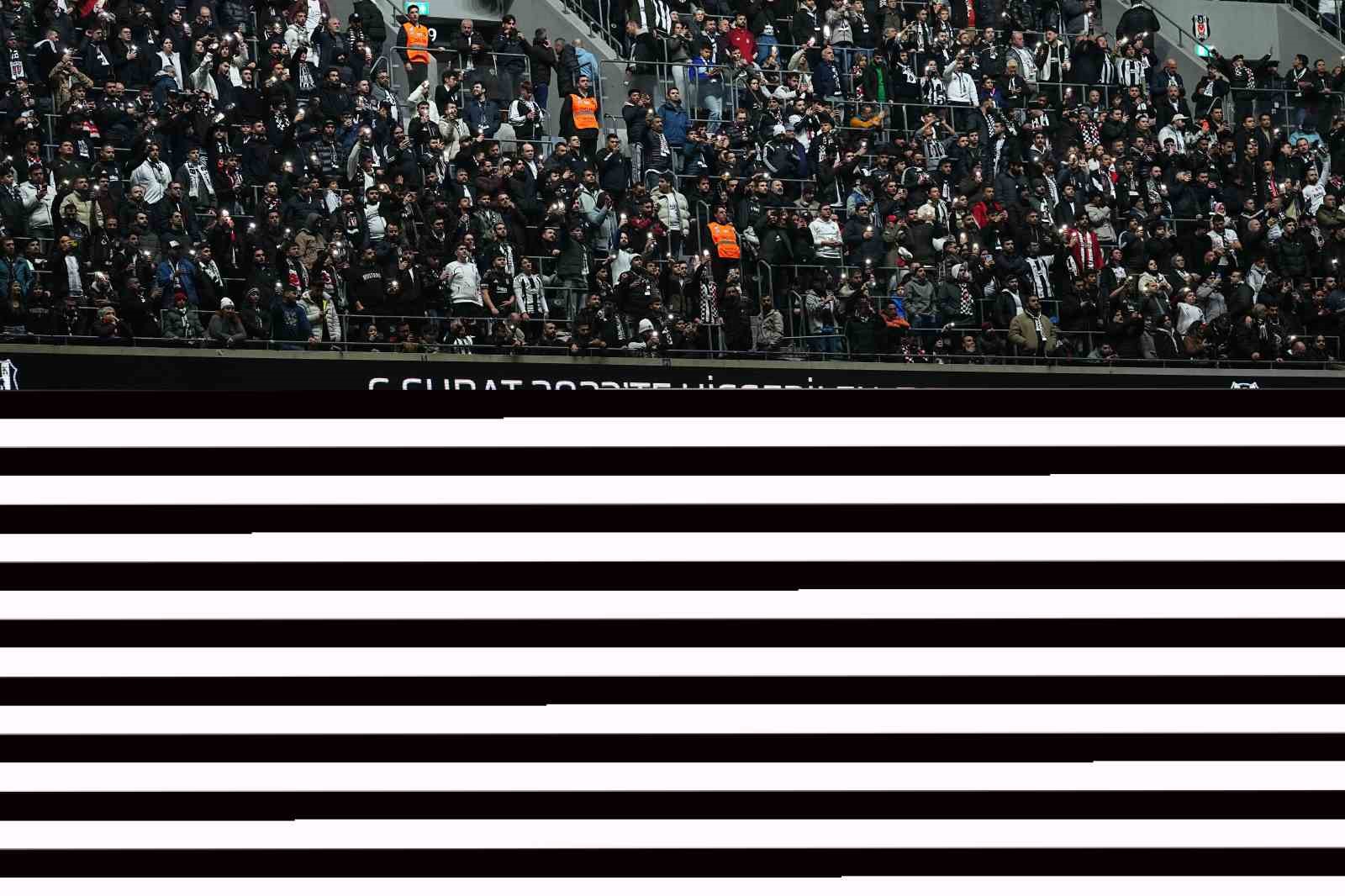 Trendyol Süper Lig: Beşiktaş: 0 - Corendon Alanyaspor: 1 (Maç devam ediyor)
