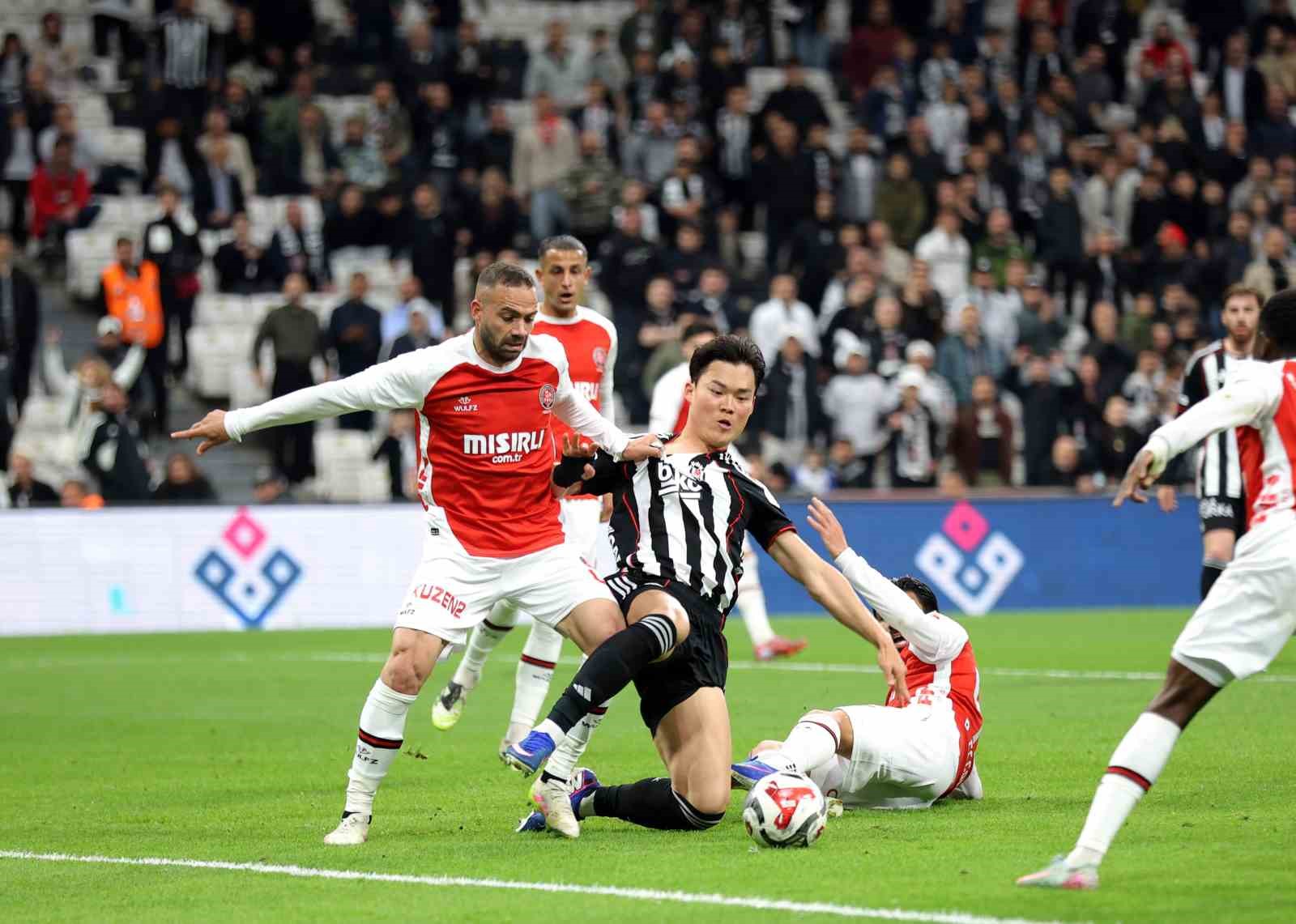 Trendyol Süper Lig: Beşiktaş: 0 - Fatih Karagümrük: 0 (İlk yarı)
