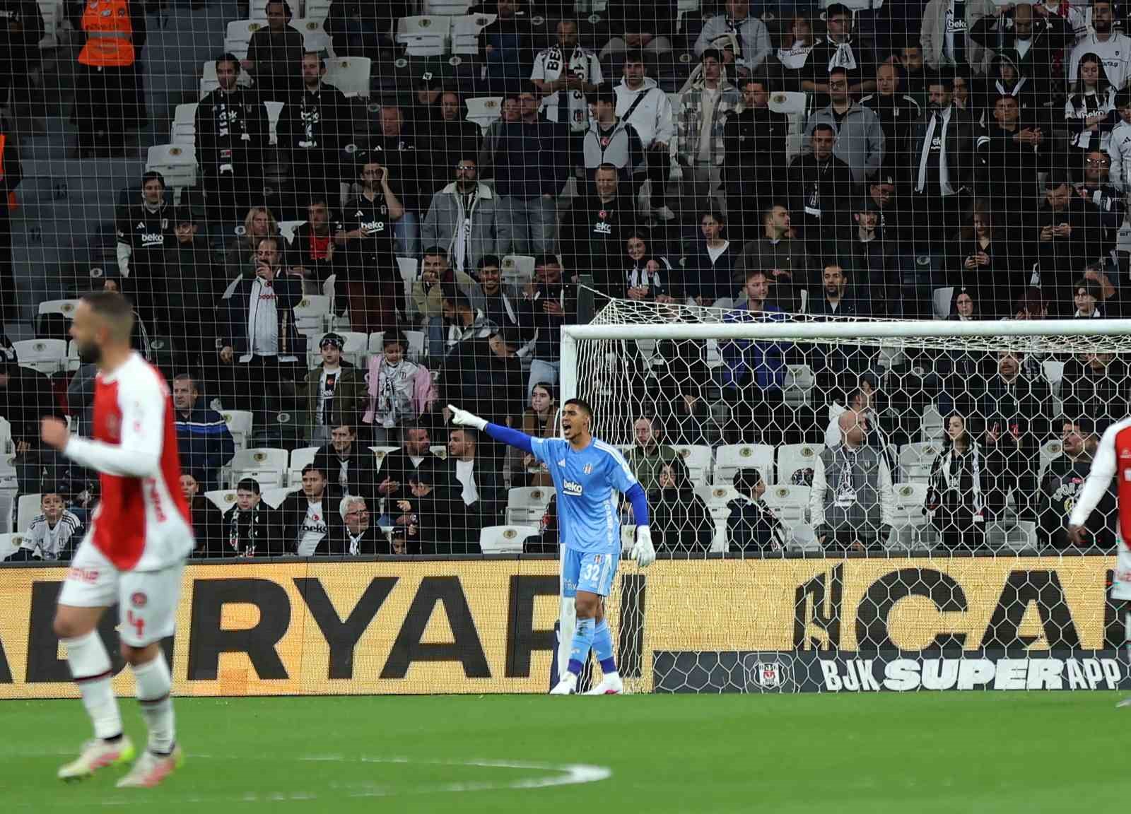 Trendyol Süper Lig: Beşiktaş: 0 - Fatih Karagümrük: 0 (İlk yarı)
