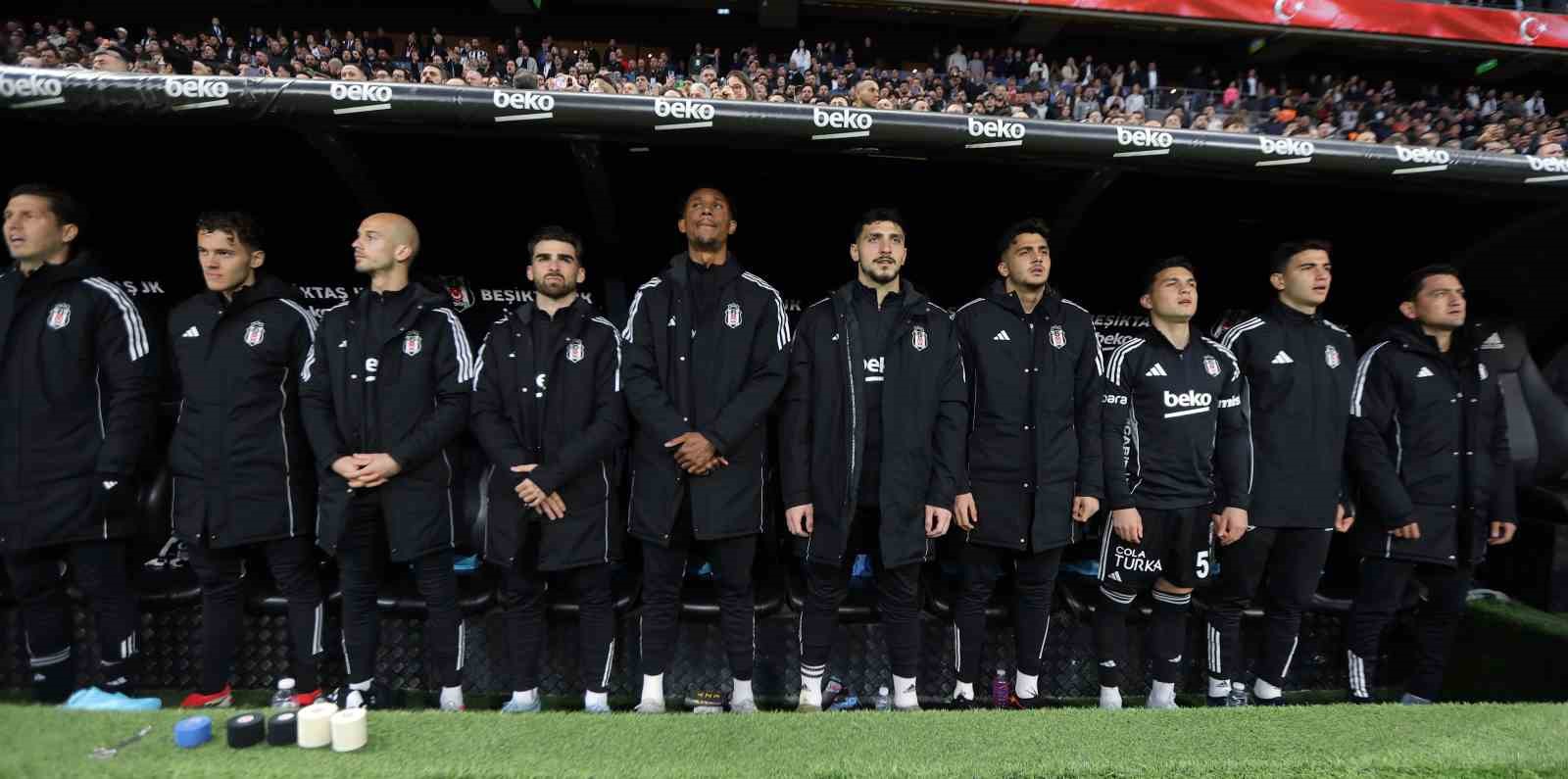 Trendyol Süper Lig: Beşiktaş: 0 - Fatih Karagümrük: 0 (Maç devam ediyor)
