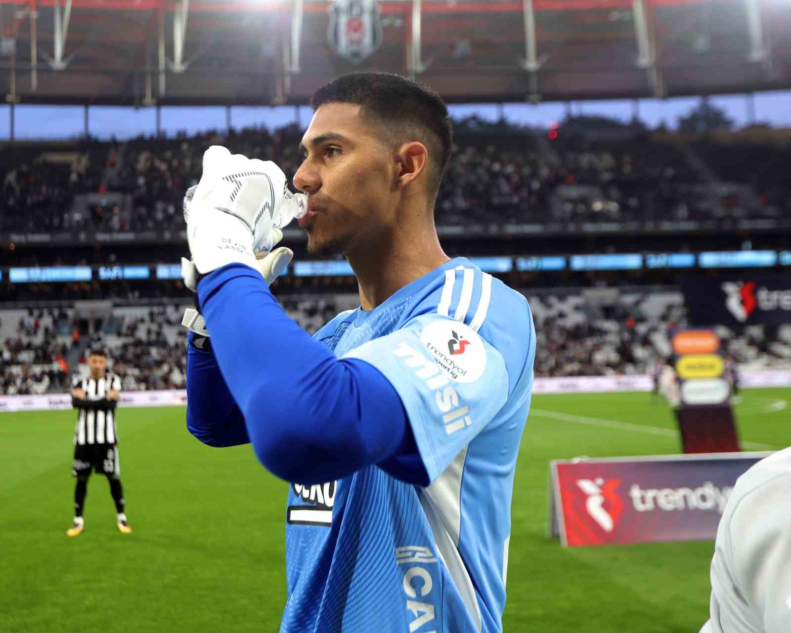 Trendyol Süper Lig: Beşiktaş: 0 - Fatih Karagümrük: 0 (Maç devam ediyor)
