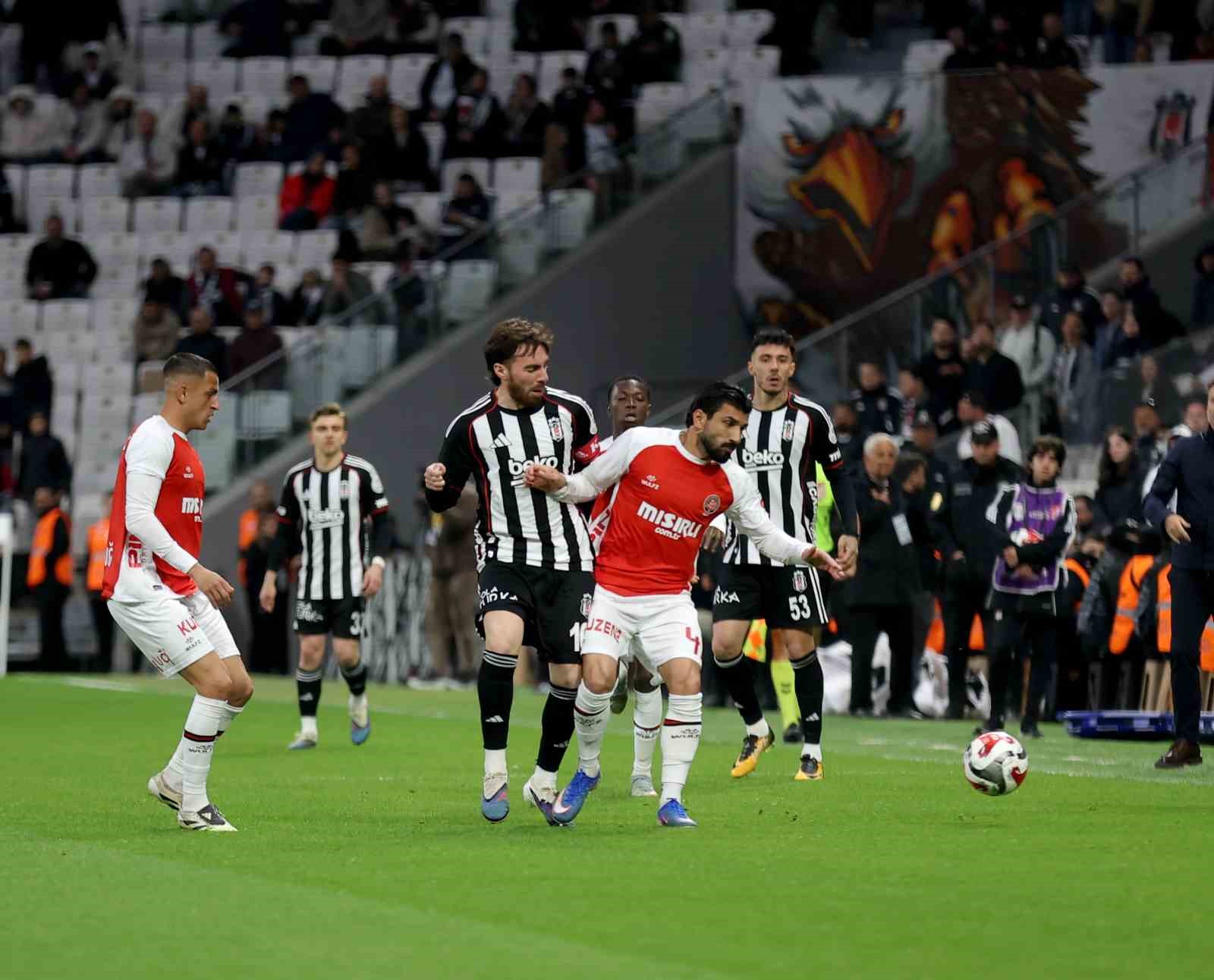 Trendyol Süper Lig: Beşiktaş: 0 - Fatih Karagümrük: 0 (Maç devam ediyor)
