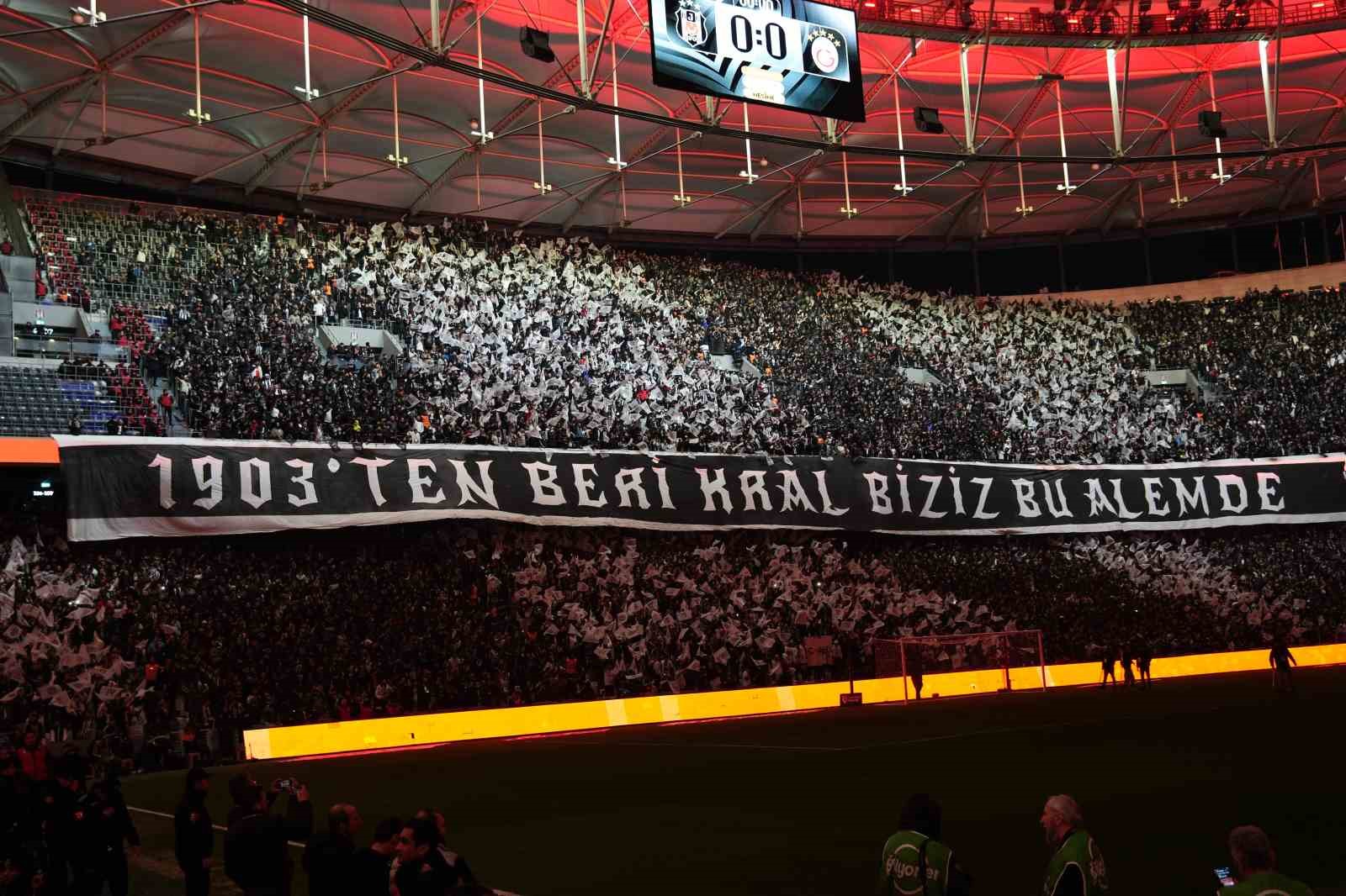 Trendyol Süper Lig: Beşiktaş: 0 - Galatasaray: 0 (Maç devam ediyor)
