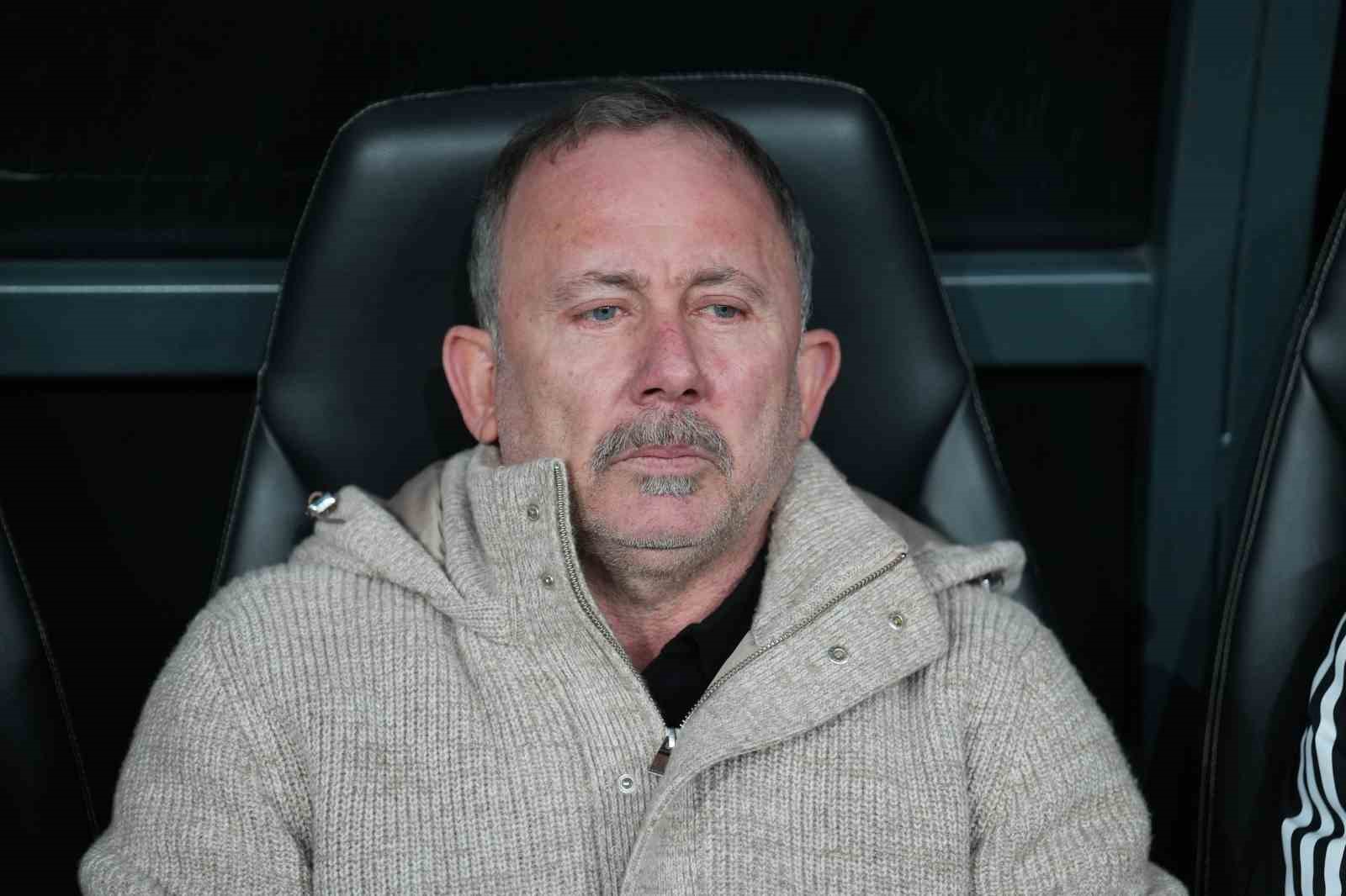 Trendyol Süper Lig: Beşiktaş: 0 - Galatasaray: 0 (Maç devam ediyor)
