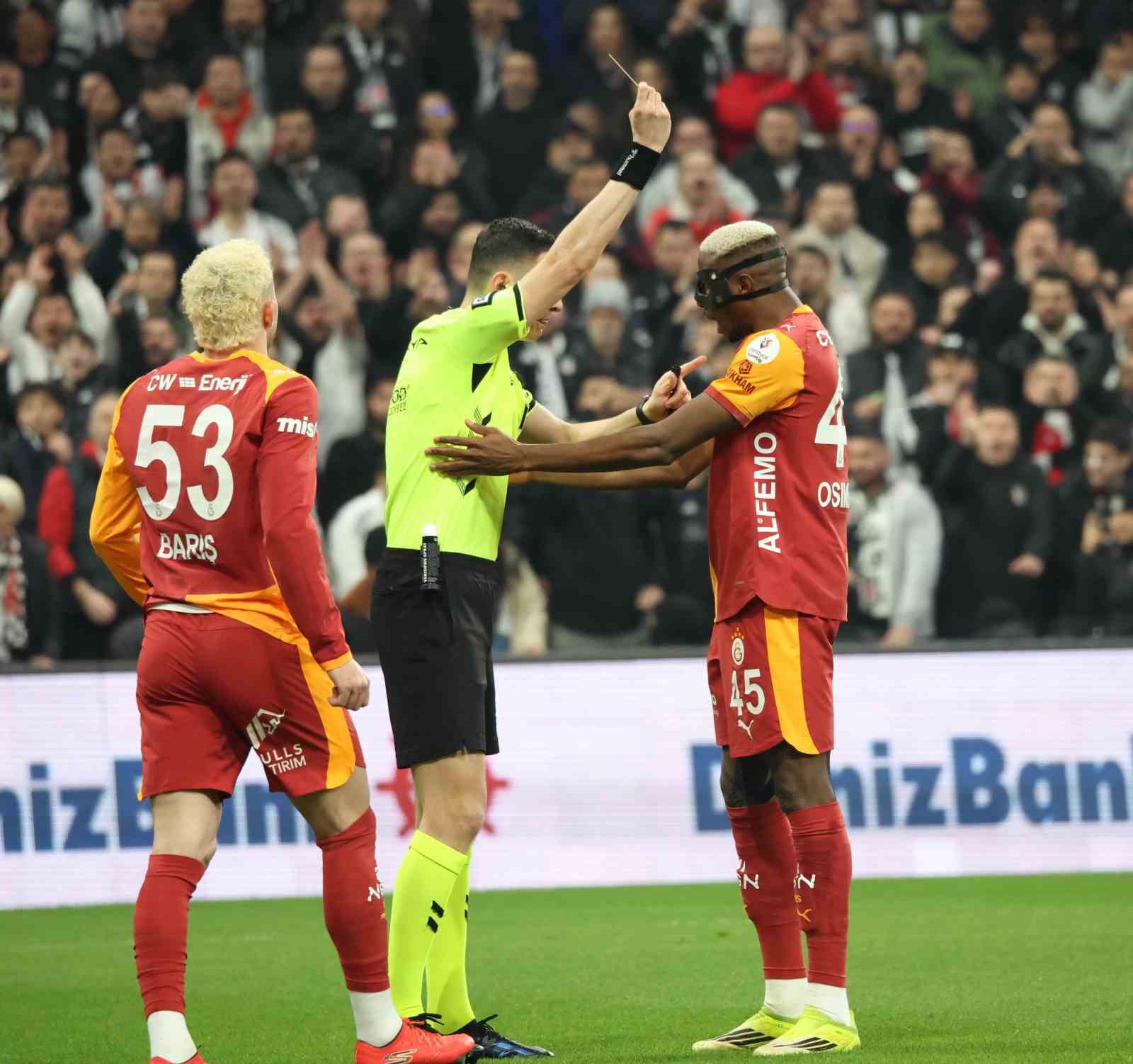 Trendyol Süper Lig: Beşiktaş: 0 - Galatasaray: 0 (Maç devam ediyor)

