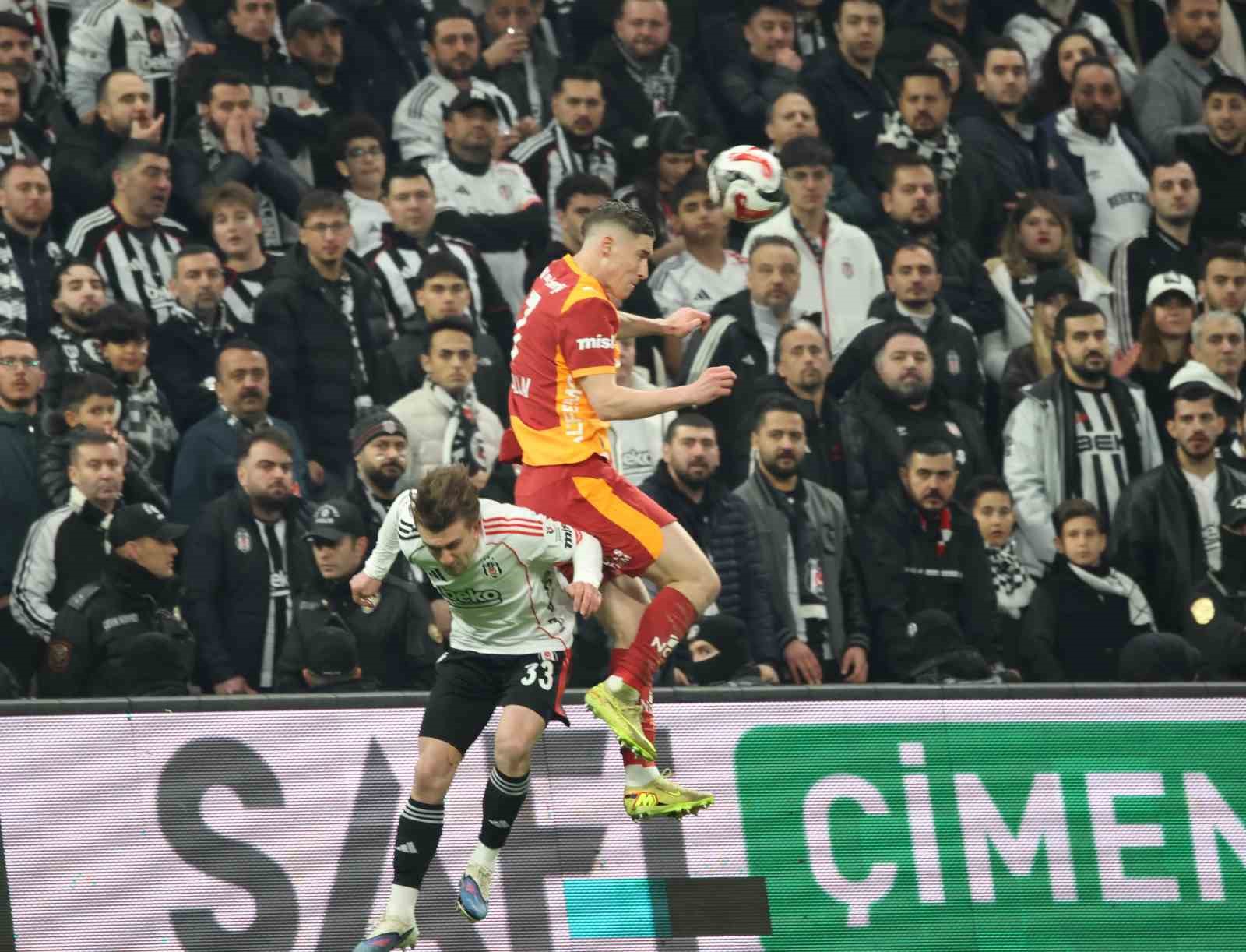 Trendyol Süper Lig: Beşiktaş: 0 - Galatasaray: 0 (Maç devam ediyor)
