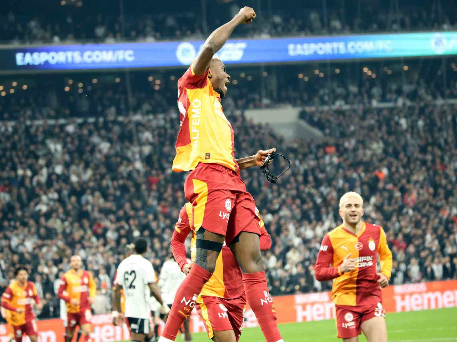 Trendyol Süper Lig: Beşiktaş: 0 - Galatasaray: 1 (İlk yarı)
Trendyol Süper Lig: Beşiktaş: 0 - Galatasaray: 1 (İlk yarı)