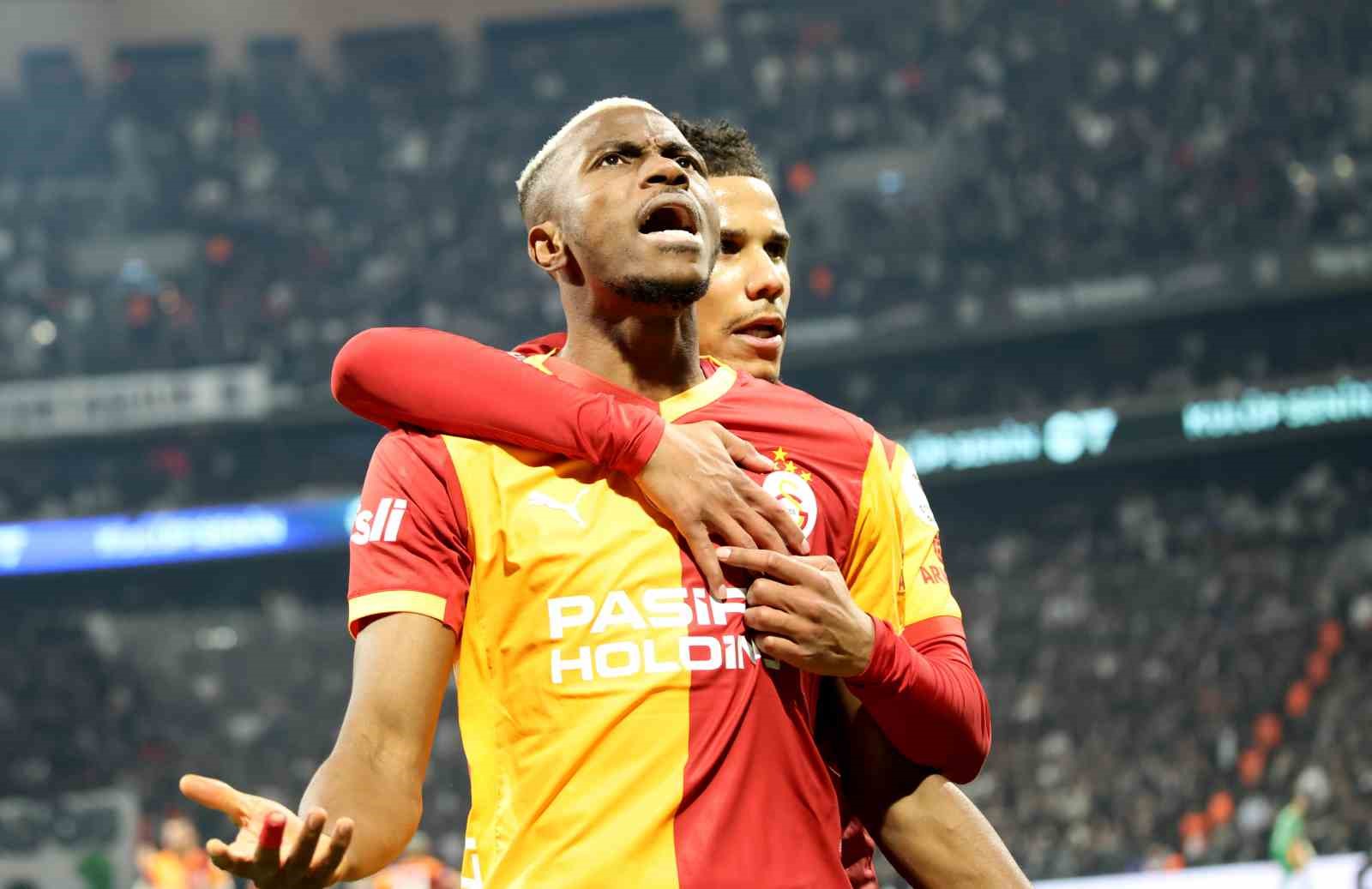 Trendyol Süper Lig: Beşiktaş: 0 - Galatasaray: 1 (İlk yarı)
Trendyol Süper Lig: Beşiktaş: 0 - Galatasaray: 1 (İlk yarı)