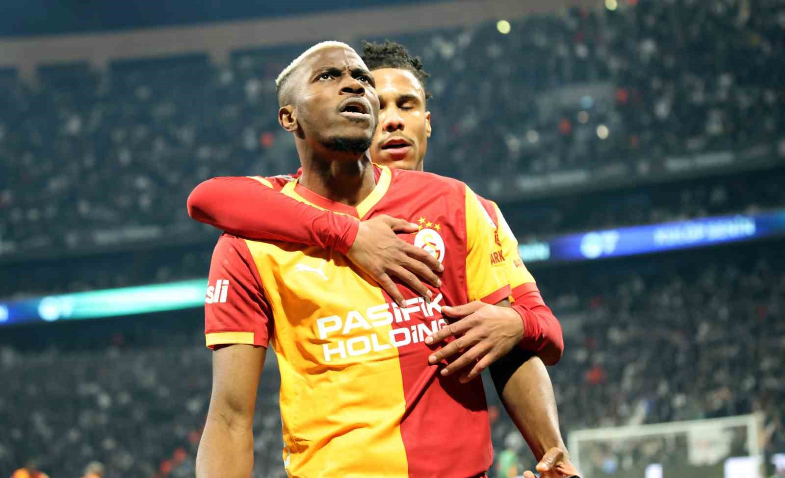 Trendyol Süper Lig: Beşiktaş: 0 - Galatasaray: 1 (İlk yarı)
Trendyol Süper Lig: Beşiktaş: 0 - Galatasaray: 1 (İlk yarı)