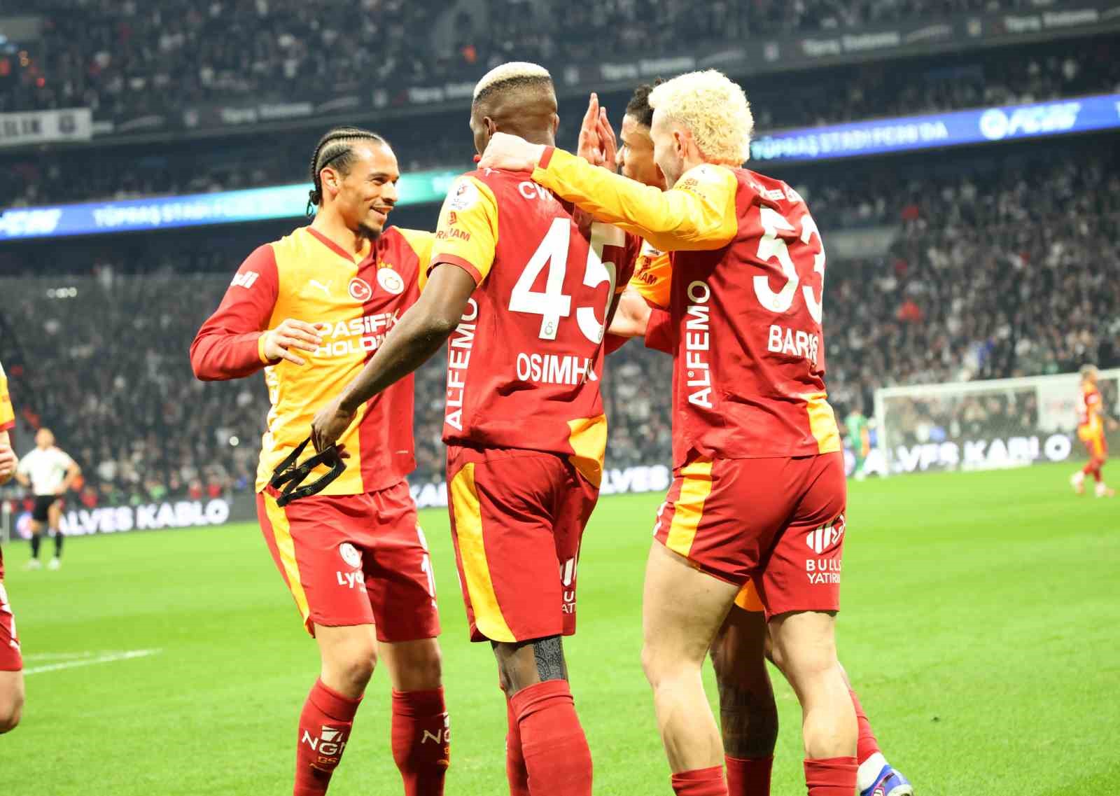 Trendyol Süper Lig: Beşiktaş: 0 - Galatasaray: 1 (İlk yarı)
Trendyol Süper Lig: Beşiktaş: 0 - Galatasaray: 1 (İlk yarı)