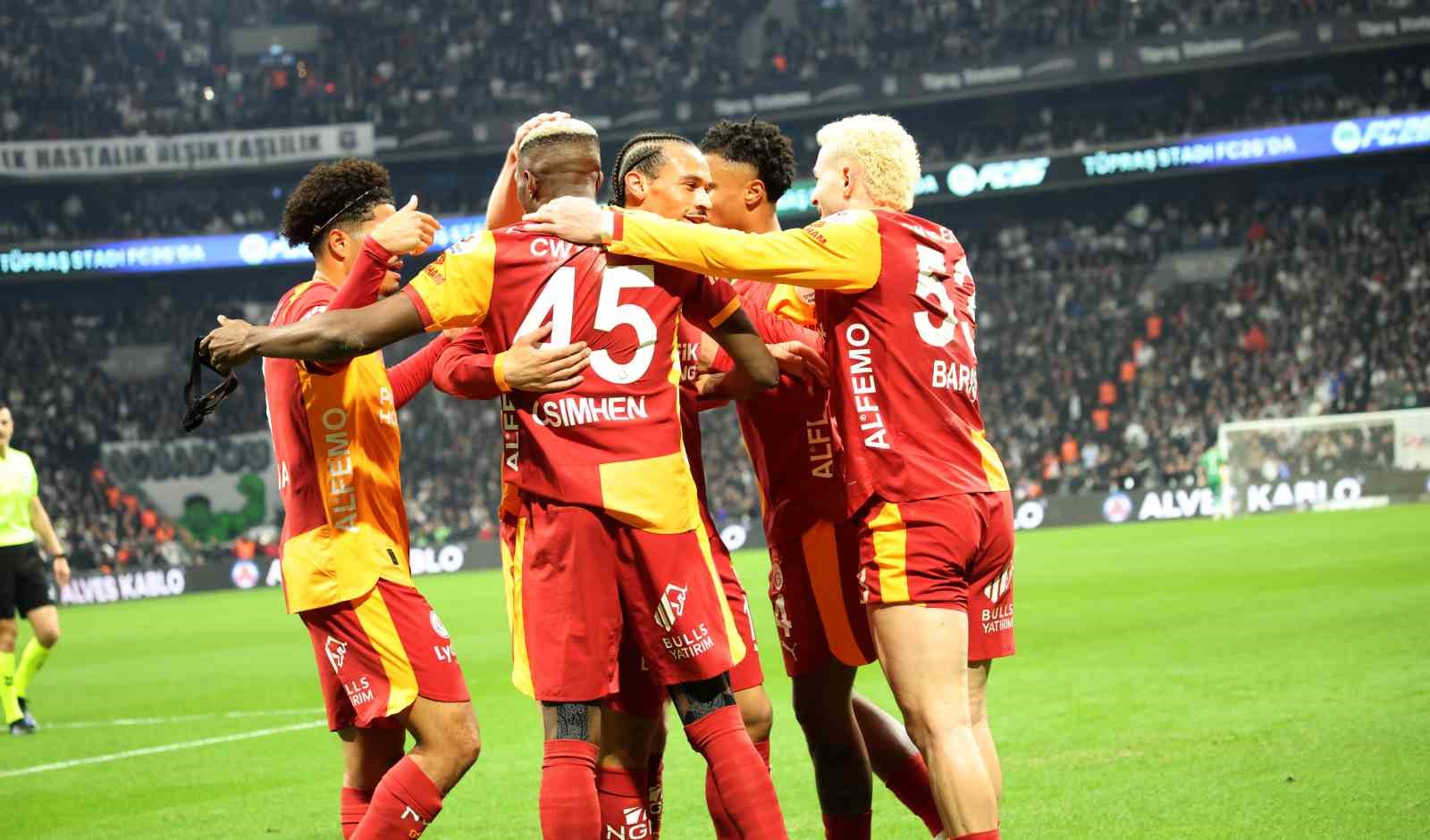 Trendyol Süper Lig: Beşiktaş: 0 - Galatasaray: 1 (İlk yarı)
Trendyol Süper Lig: Beşiktaş: 0 - Galatasaray: 1 (İlk yarı)
