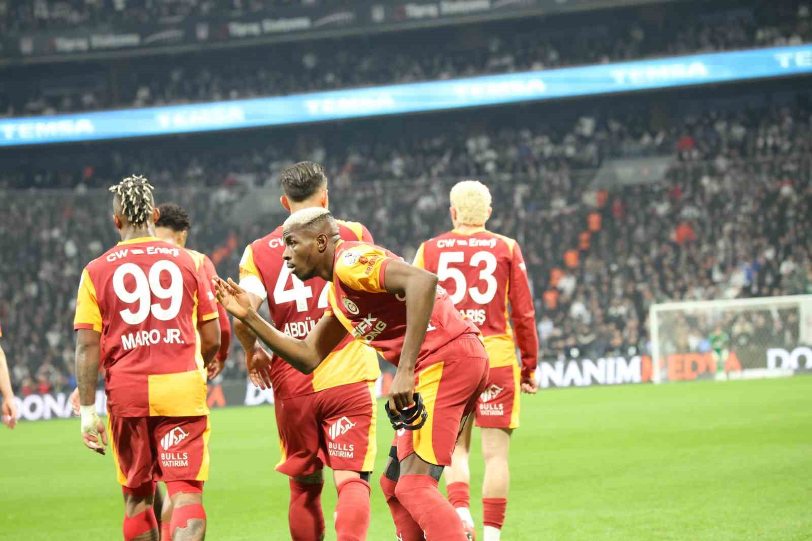 Trendyol Süper Lig: Beşiktaş: 0 - Galatasaray: 1 (İlk yarı)
Trendyol Süper Lig: Beşiktaş: 0 - Galatasaray: 1 (İlk yarı)