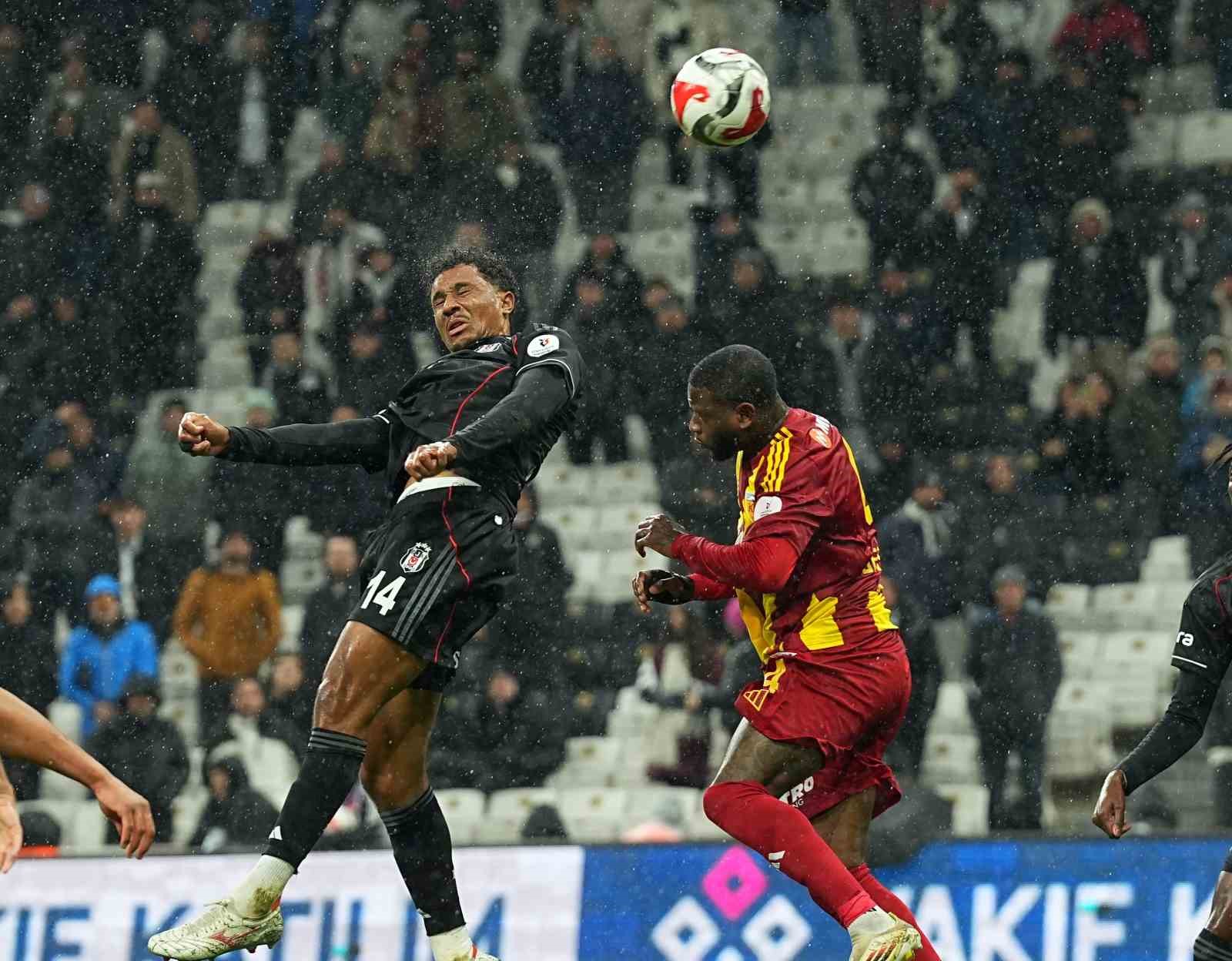 Trendyol Süper Lig: Beşiktaş: 0 - Kayserispor: 0 (İlk yarı)
